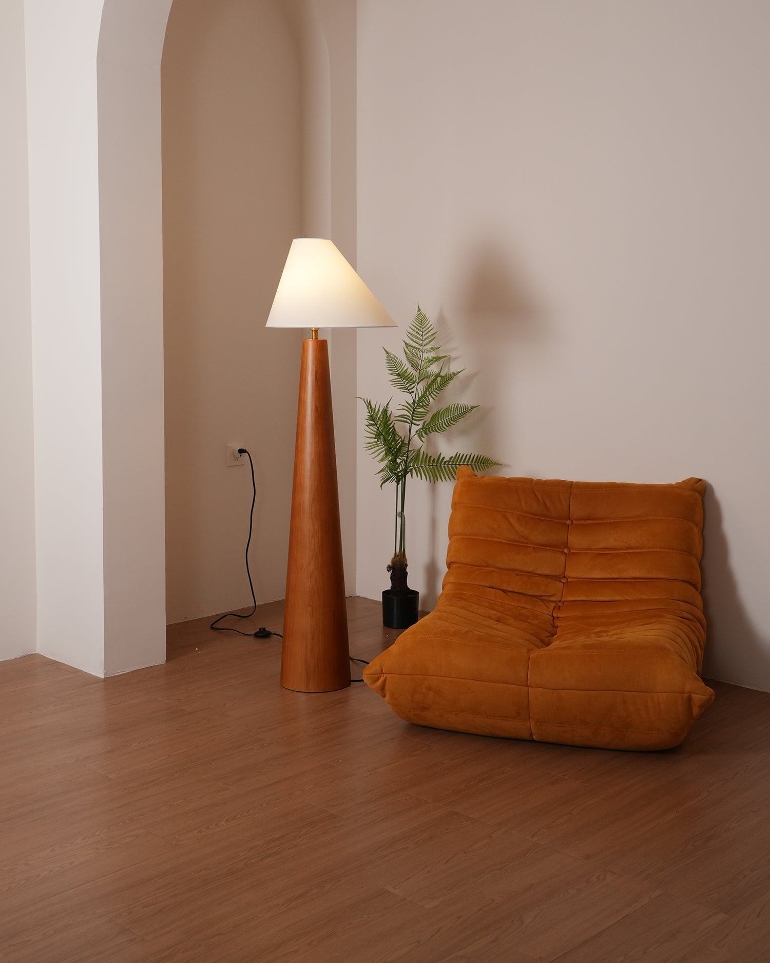 Pinnacle Minimalist Wood Floor Lamp