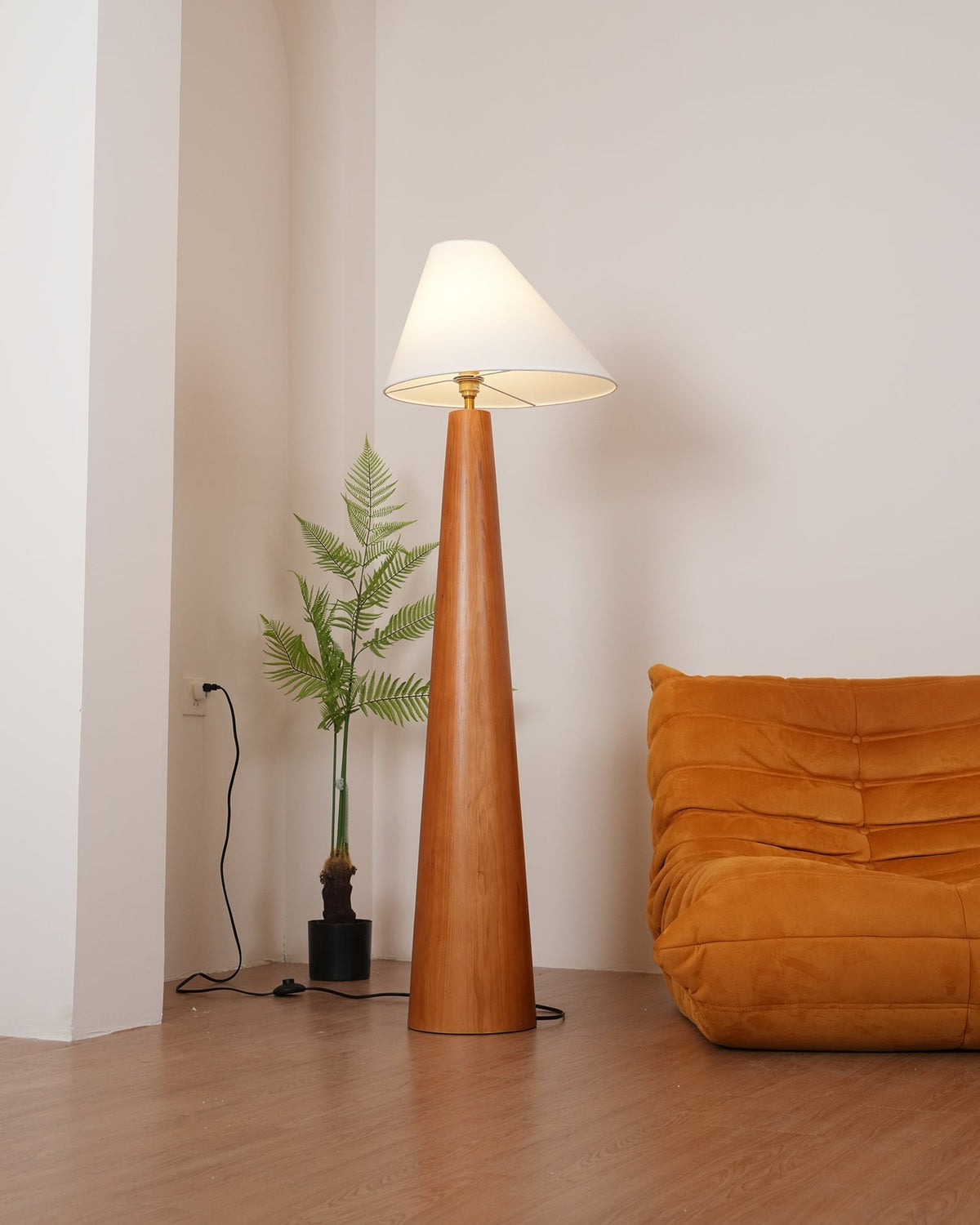 Pinnacle Minimalist Wood Floor Lamp