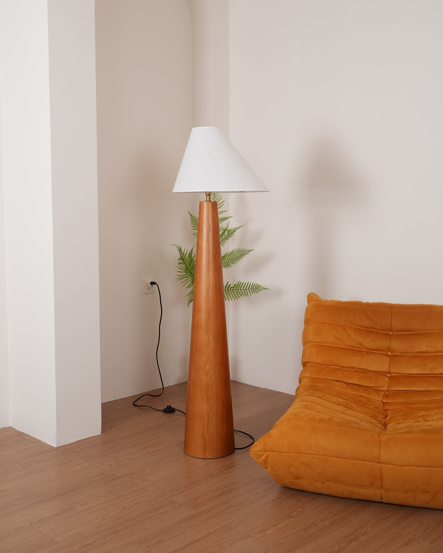 Pinnacle Minimalist Wood Floor Lamp