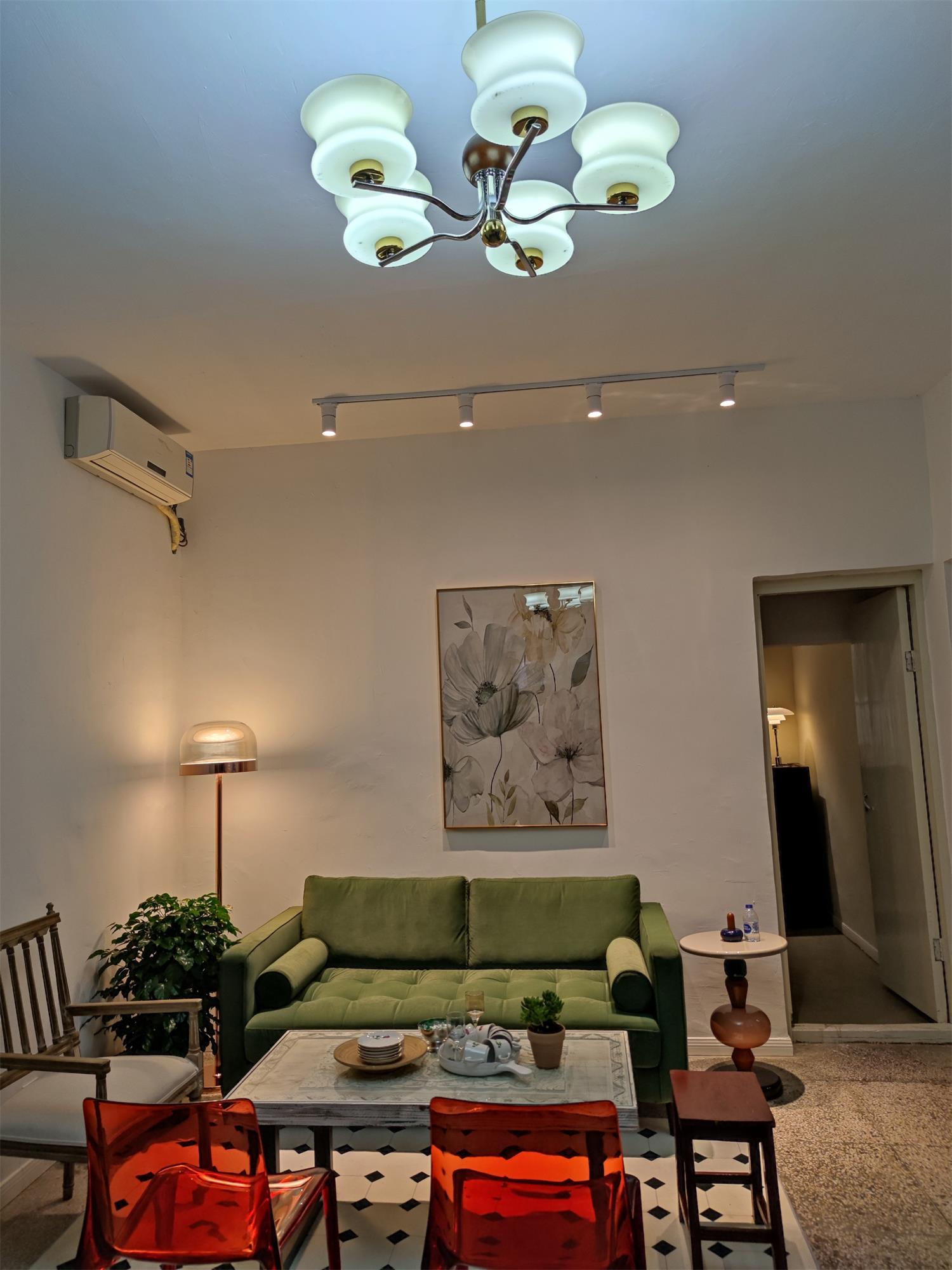Lioralelle Elegant Glass Chandelier