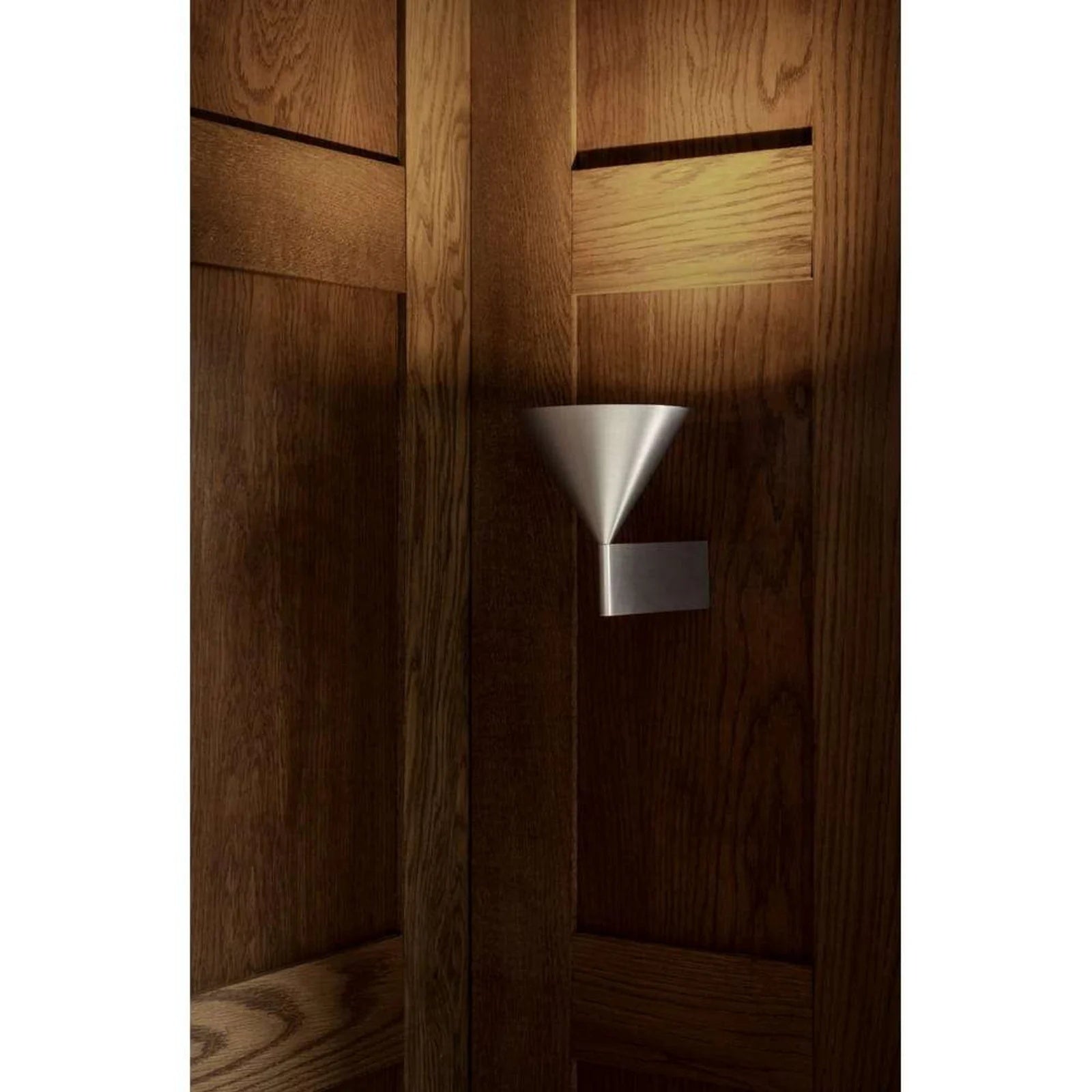 Rivarise Veyr Wall Lamp