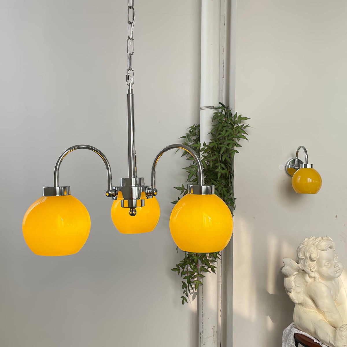 Liororian Chandelier Yellow Glass Globes
