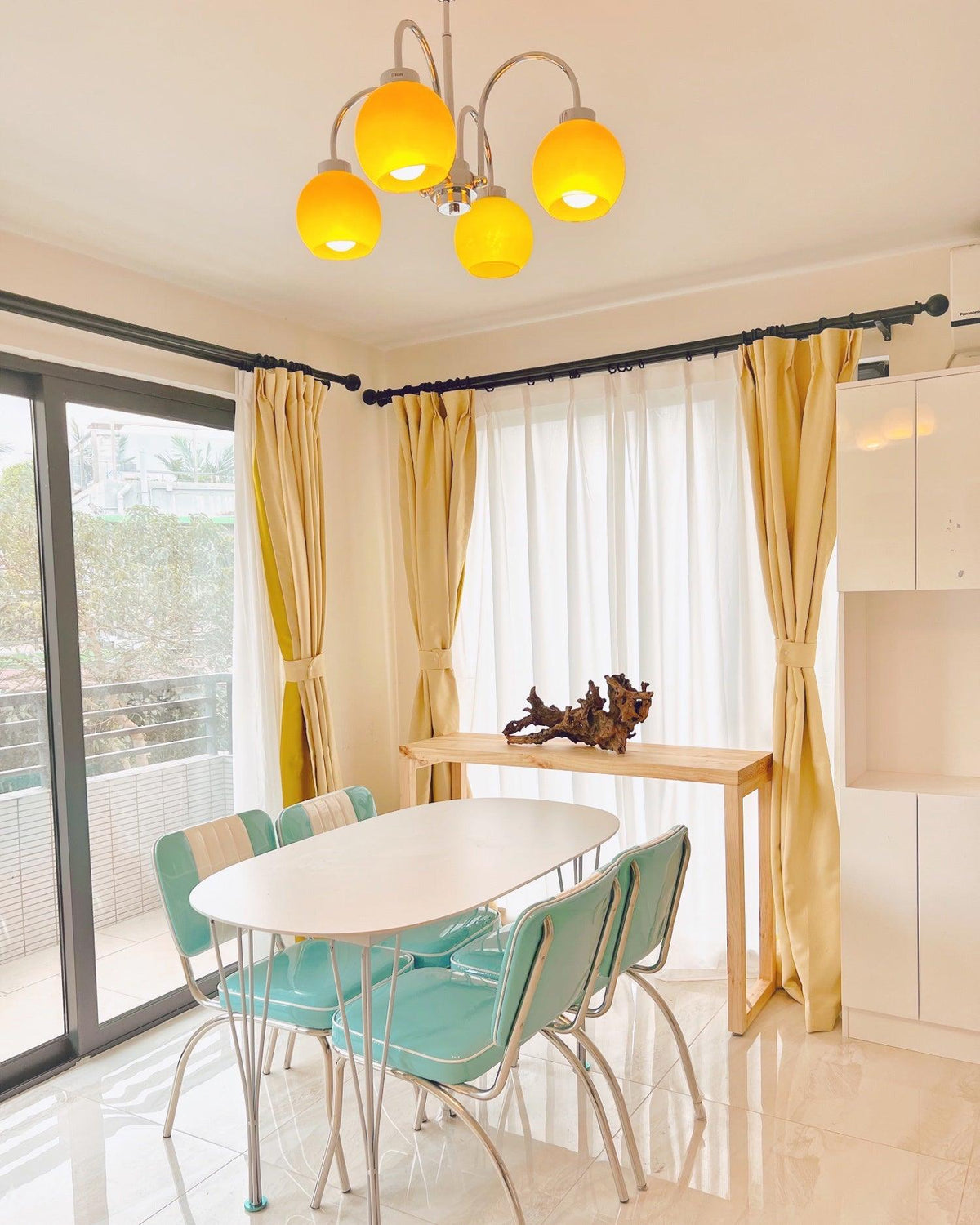 Liororian Chandelier Yellow Glass Globes