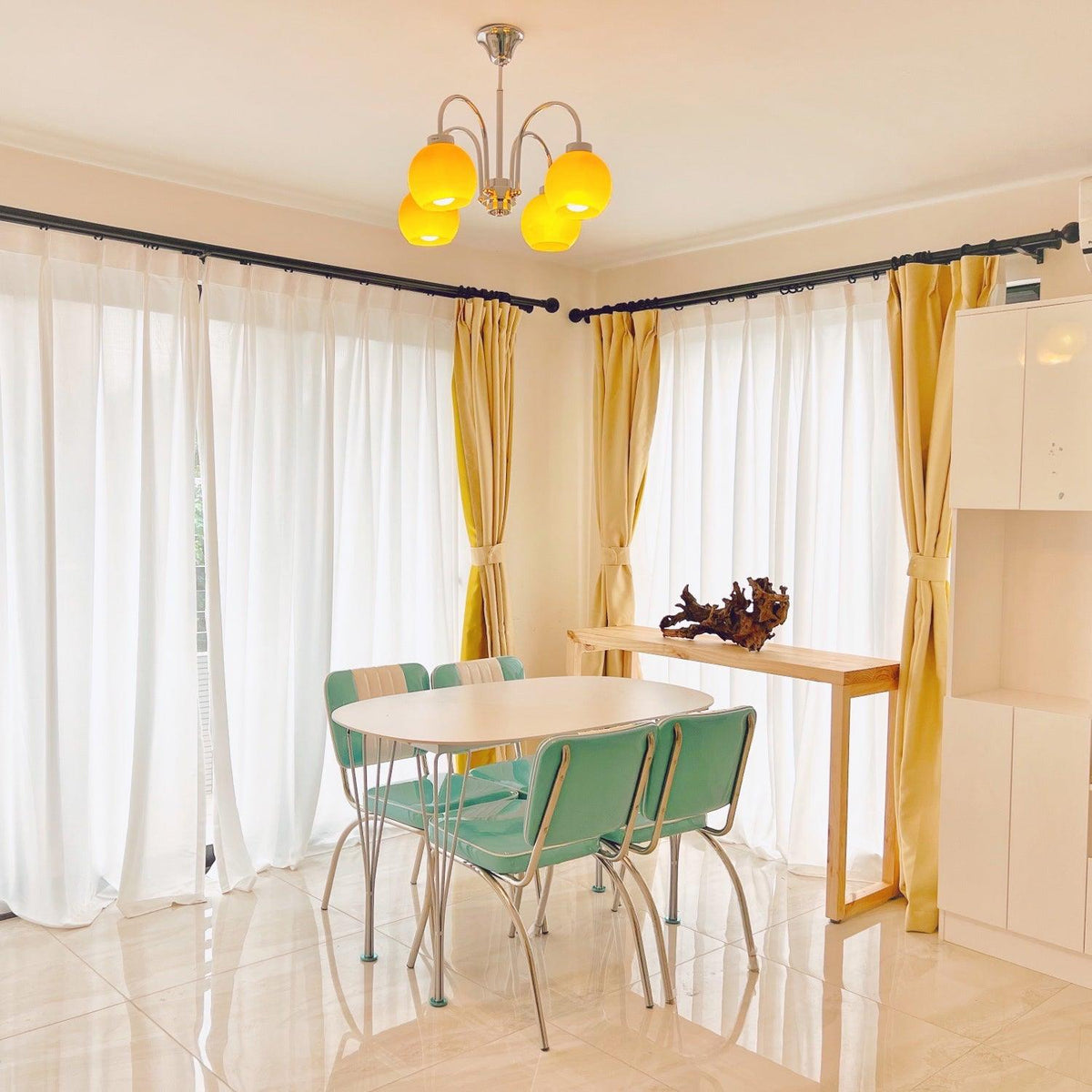 Liororian Chandelier Yellow Glass Globes