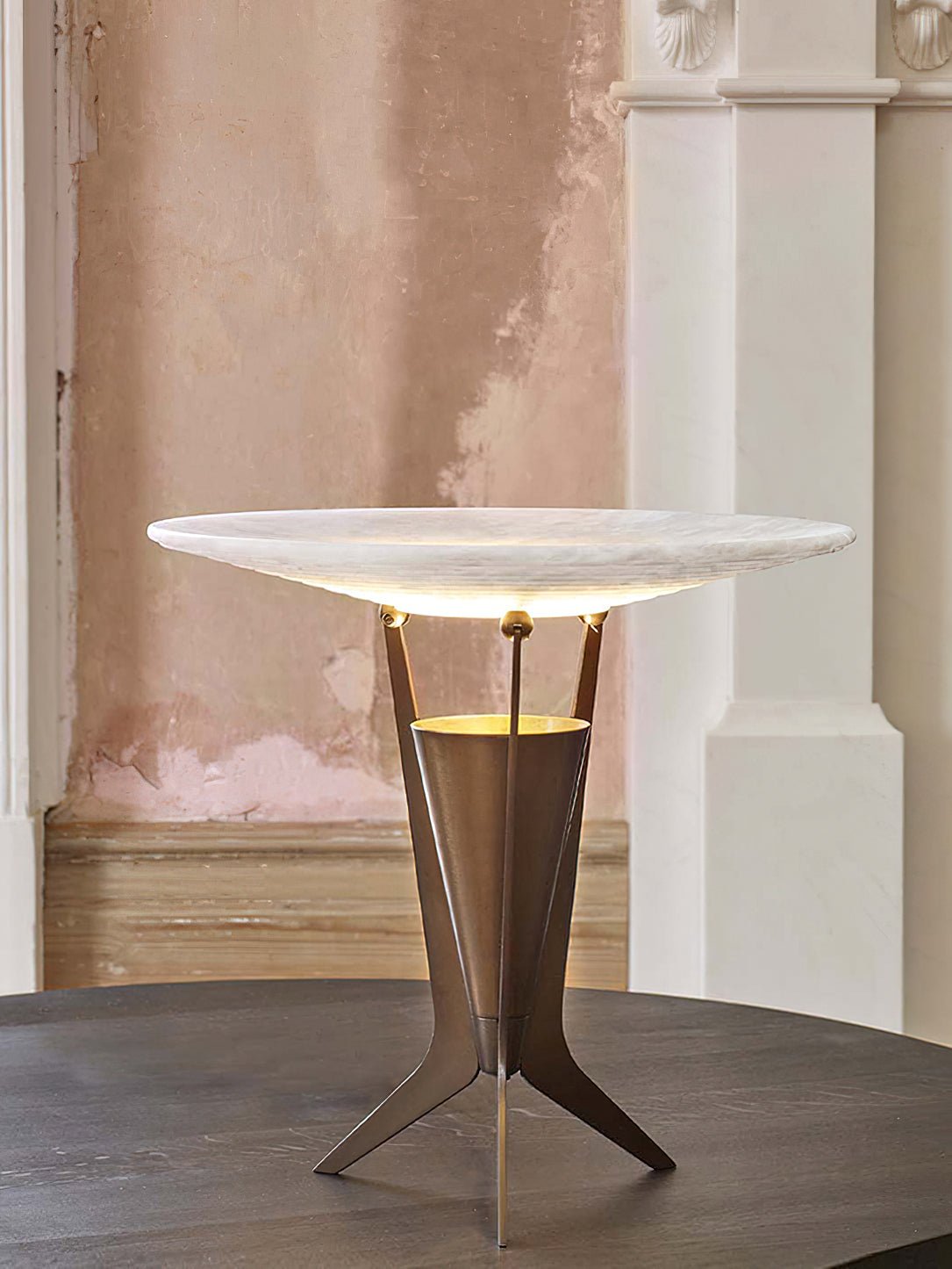 Eurtalus Alabaster Top Table Lamp