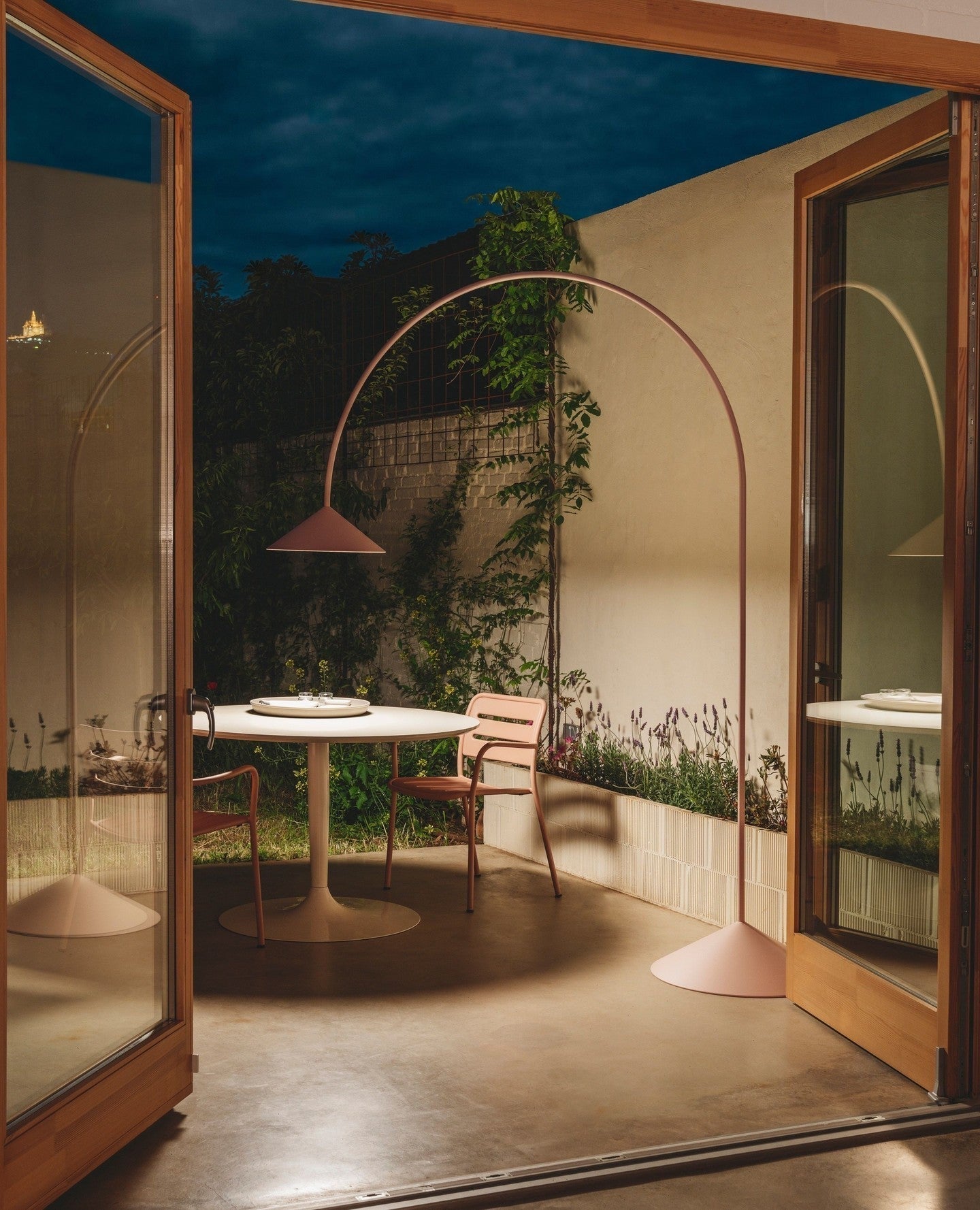 Civara Minimalist Floor Lamp