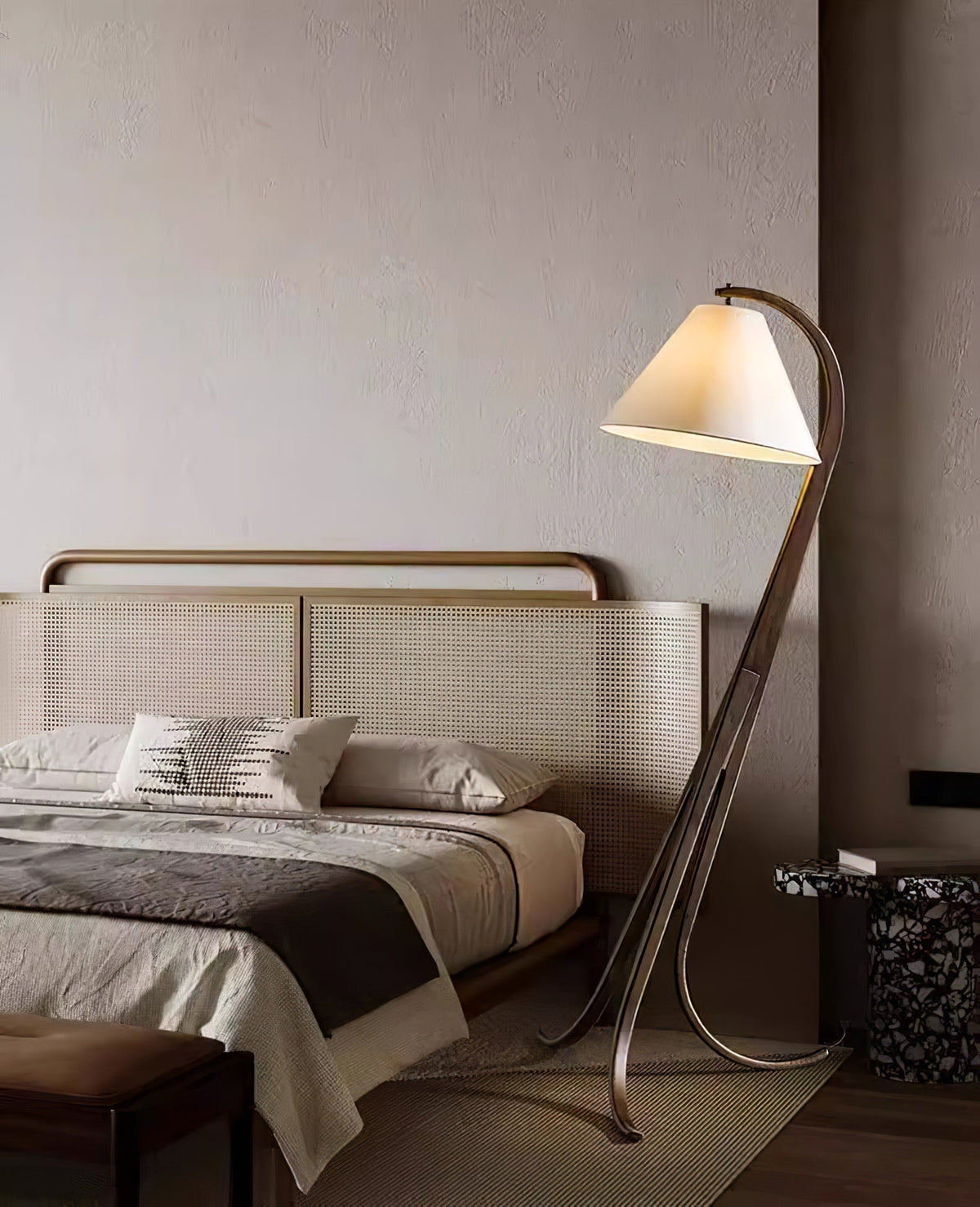 Udorila Curved Wood Floor Lamp