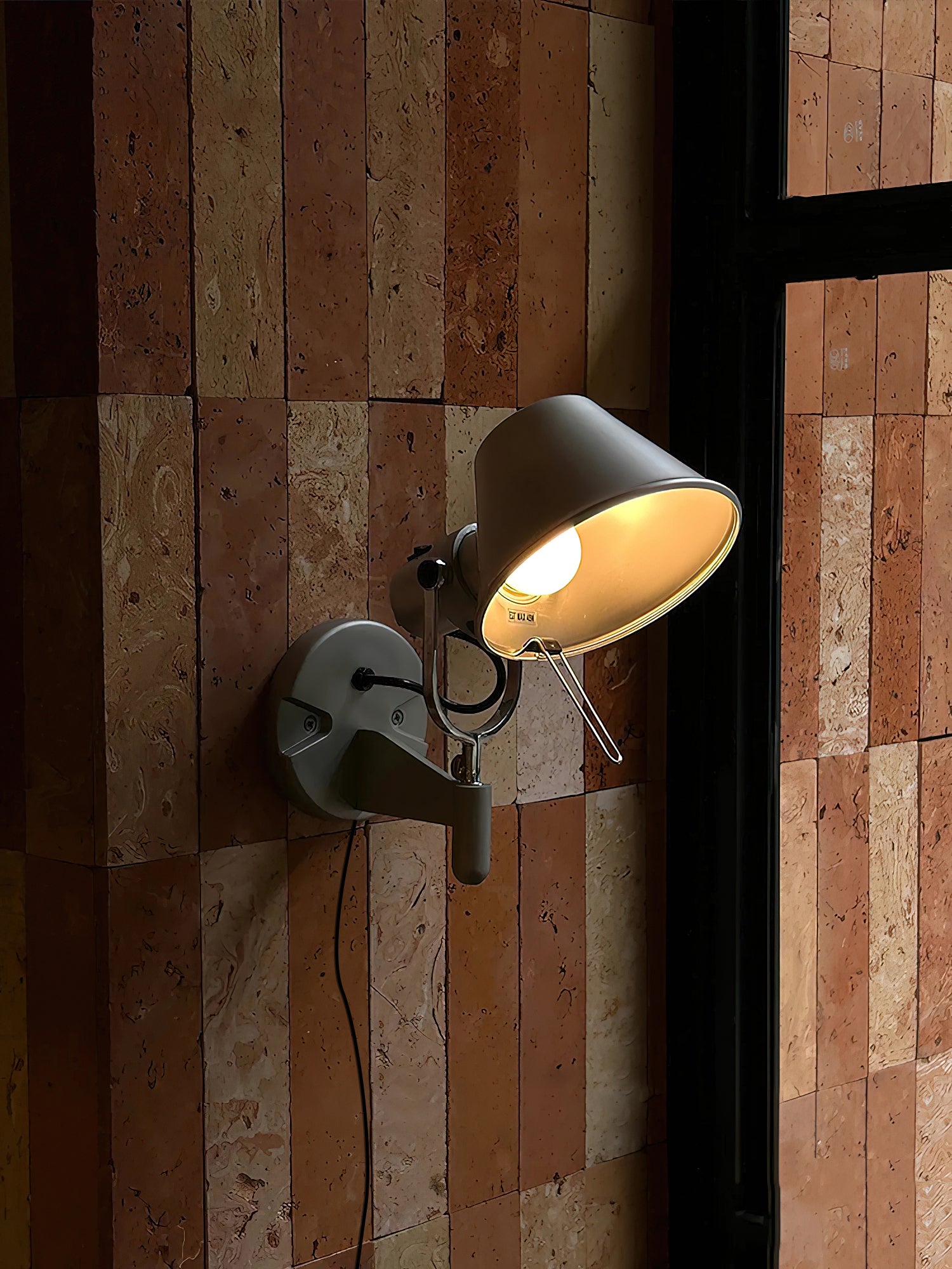 Elaoine Arm Wall Lamp