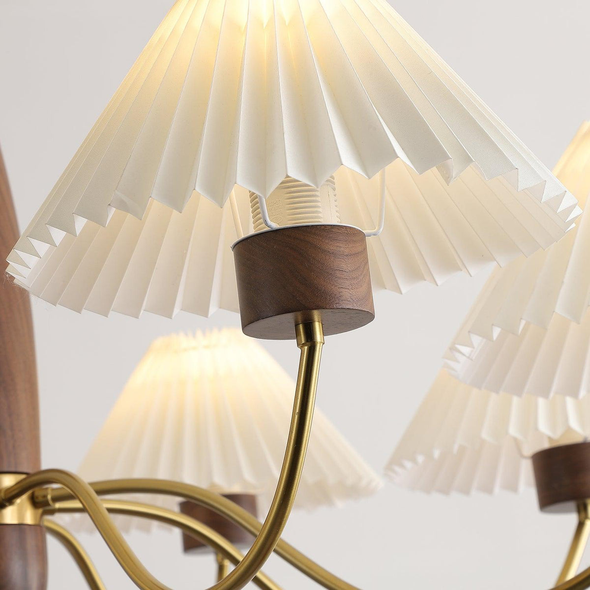 Rinalira Chandelier Walnut Brass Elegant