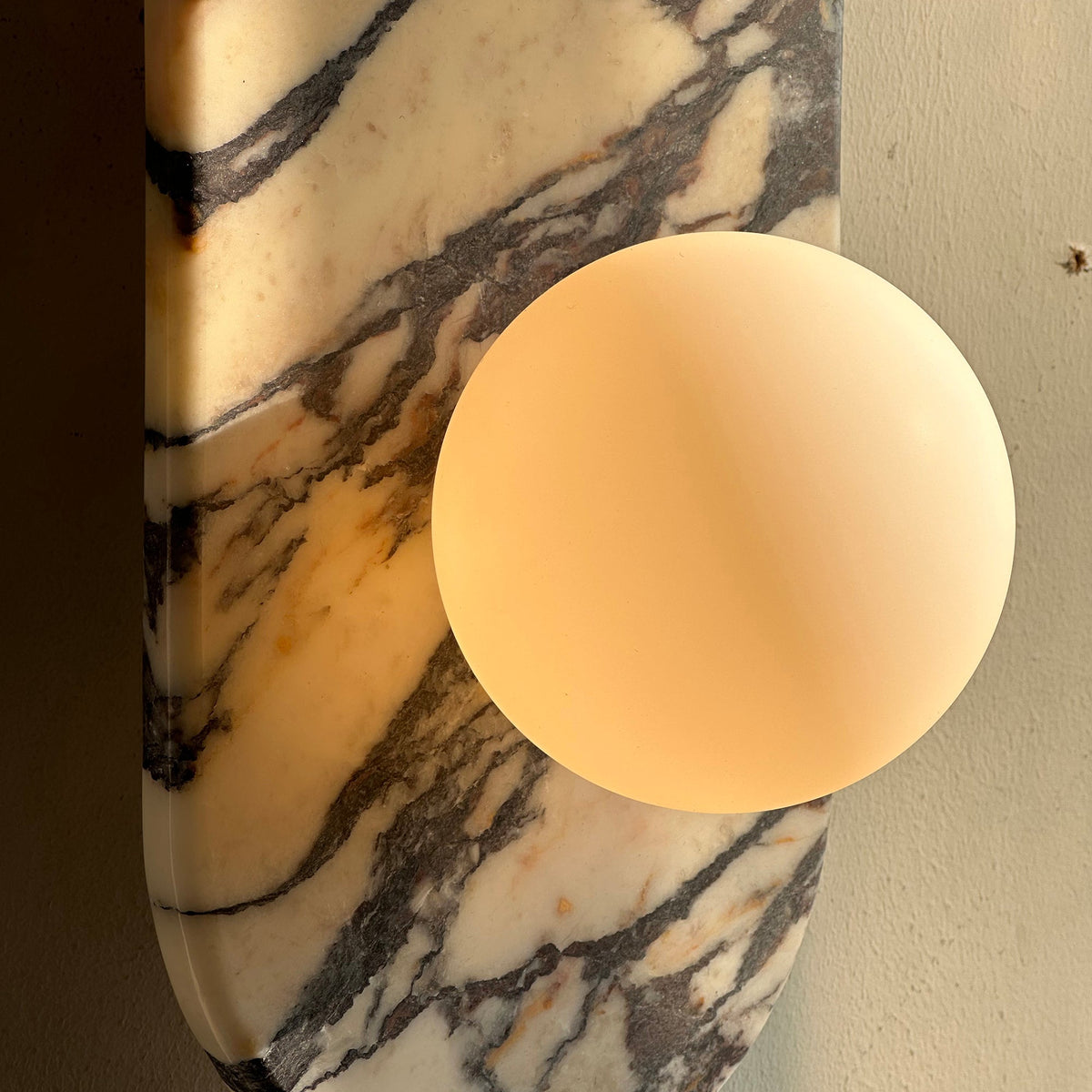 Alvuvyo Elegance Modern Marble Wall Lamp