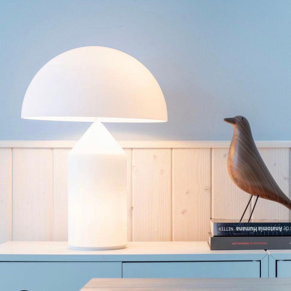Hesrin Glass Artistic Table Lamp