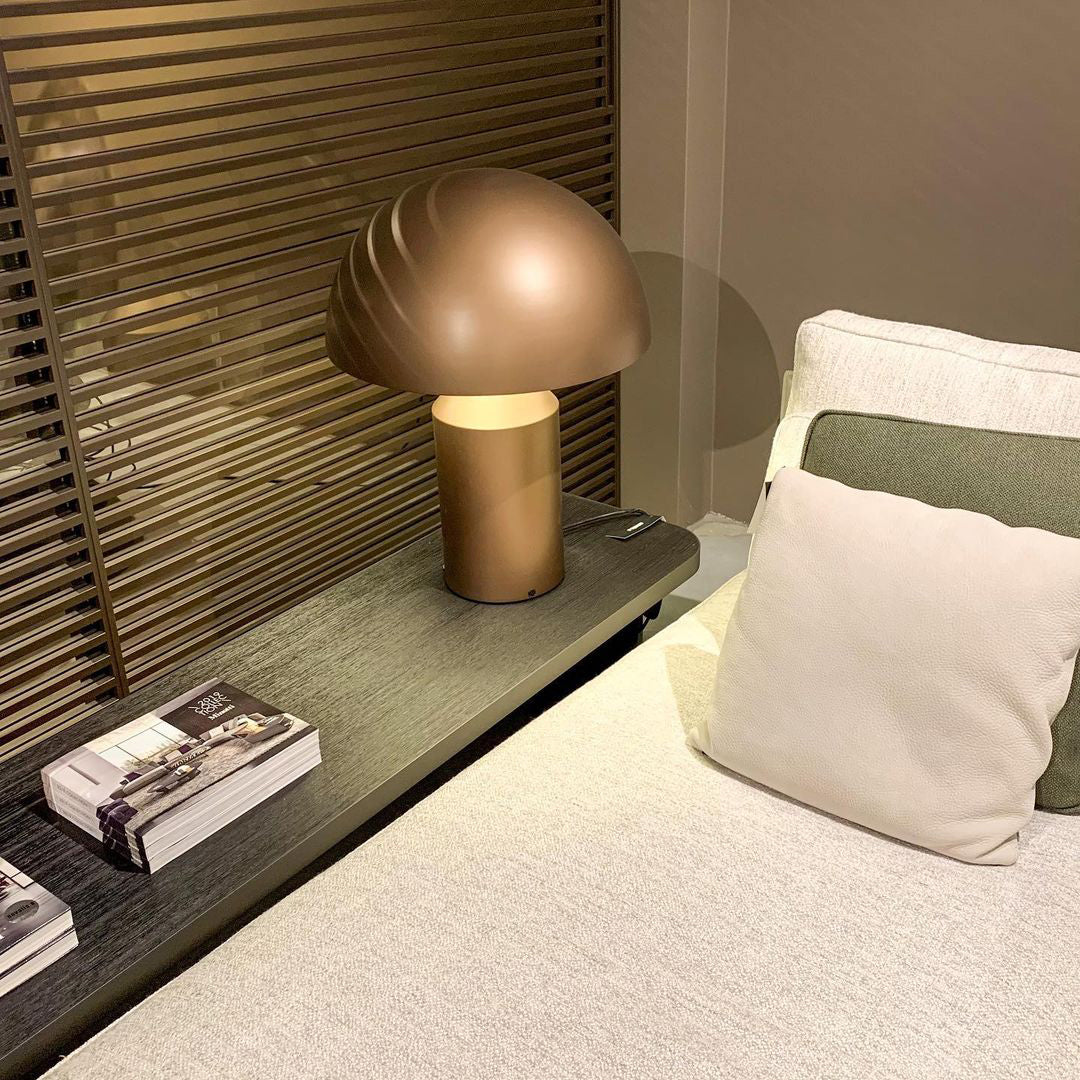 Selisina Industrial Minimalist Table Lamp