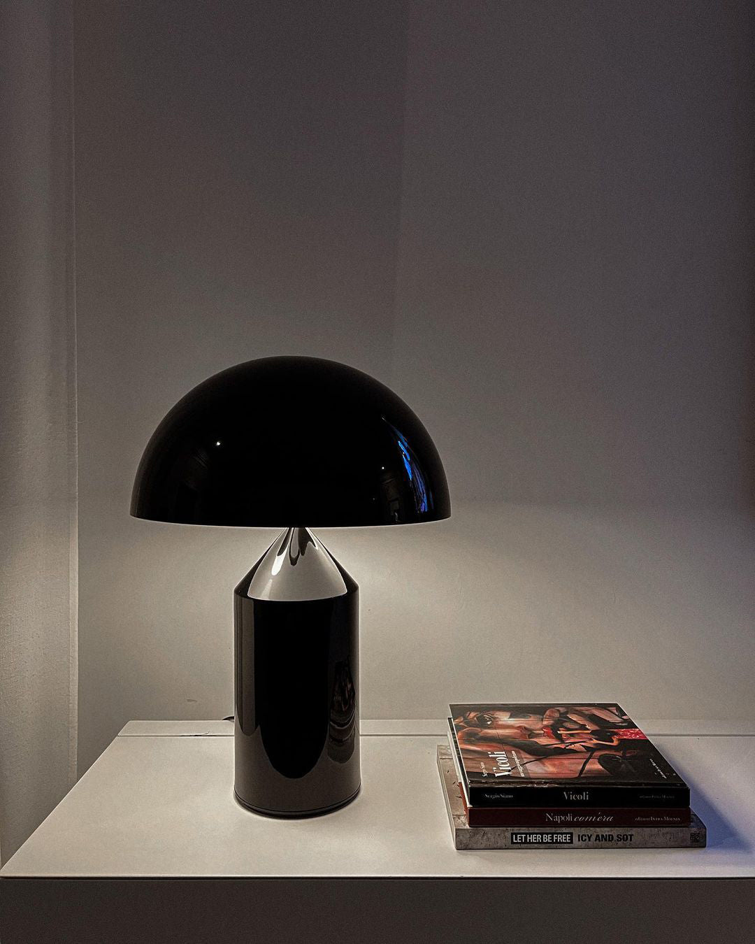 Selisina Industrial Minimalist Table Lamp