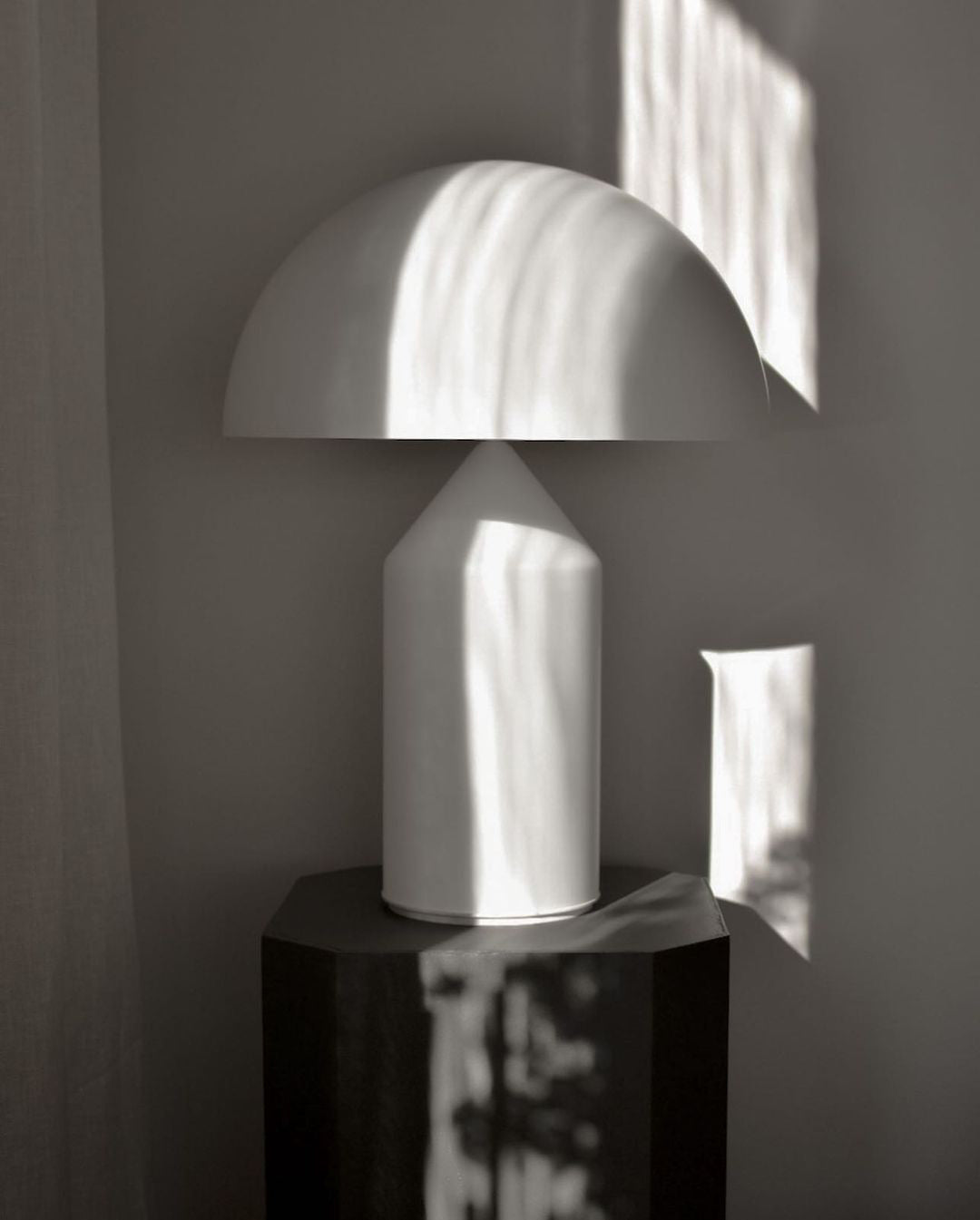 Selisina Industrial Minimalist Table Lamp