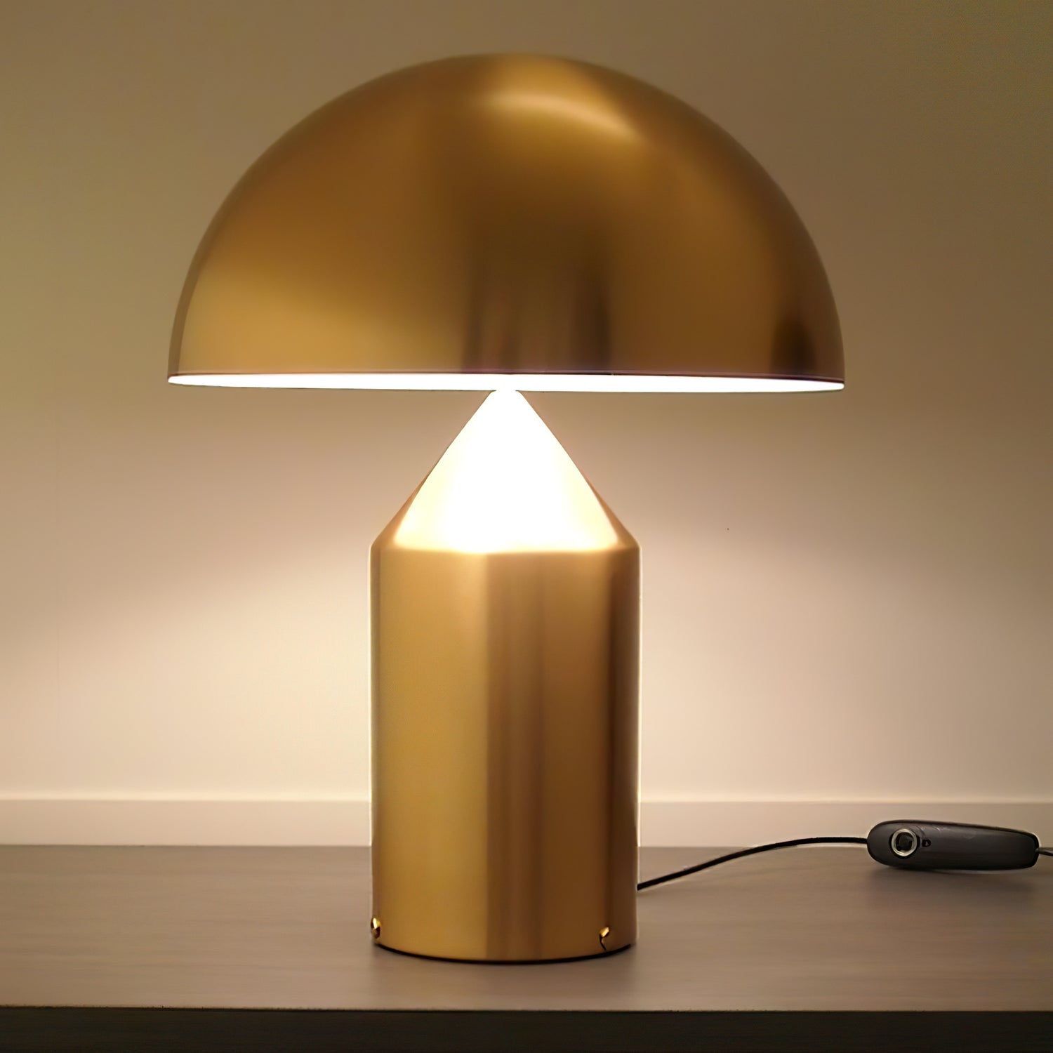 Selisina Industrial Minimalist Table Lamp