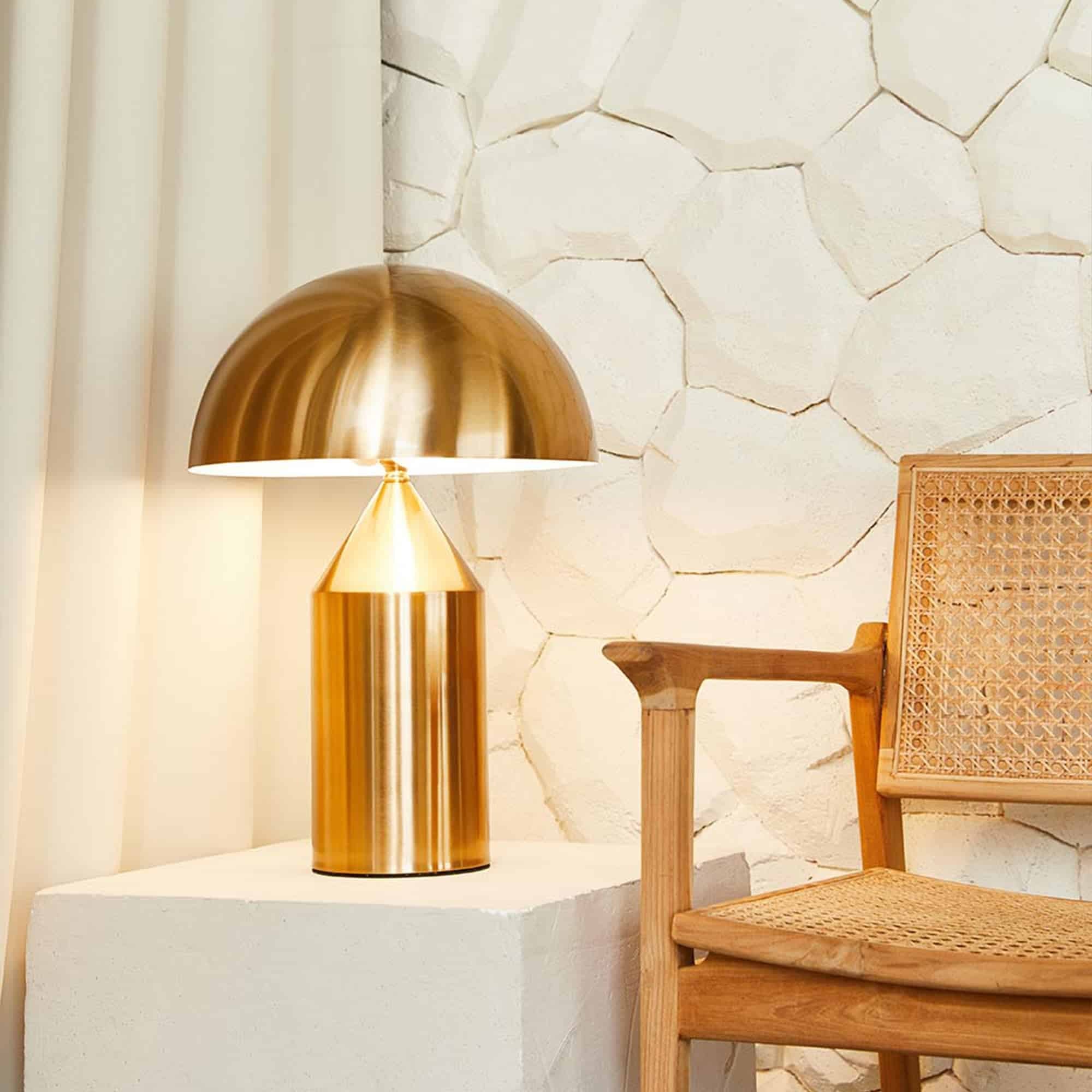 Selisina Industrial Minimalist Table Lamp