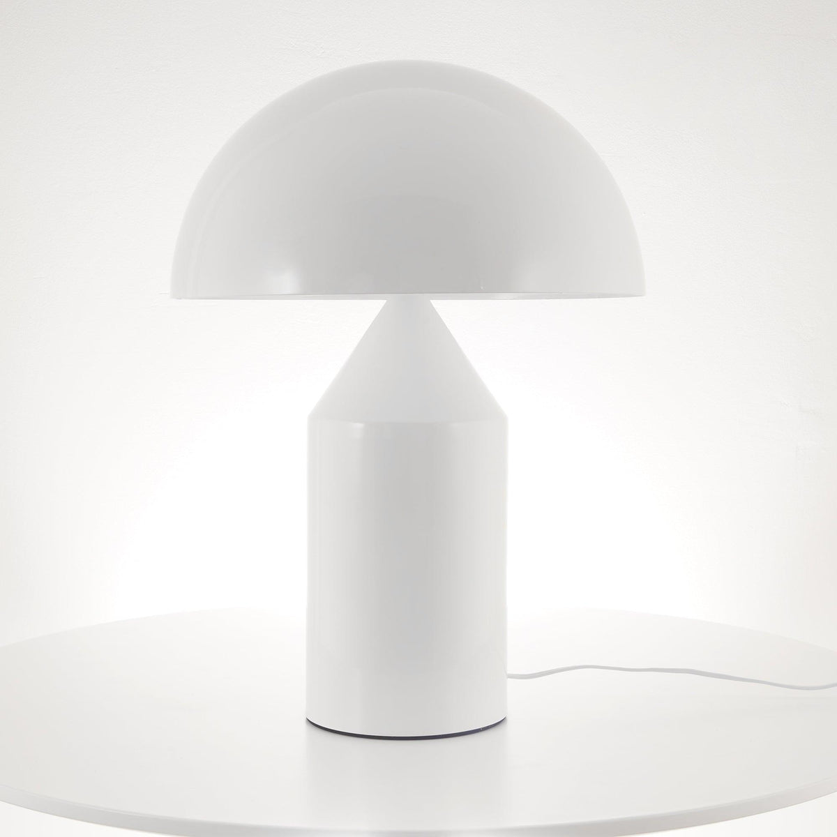 Selisina Industrial Minimalist Table Lamp