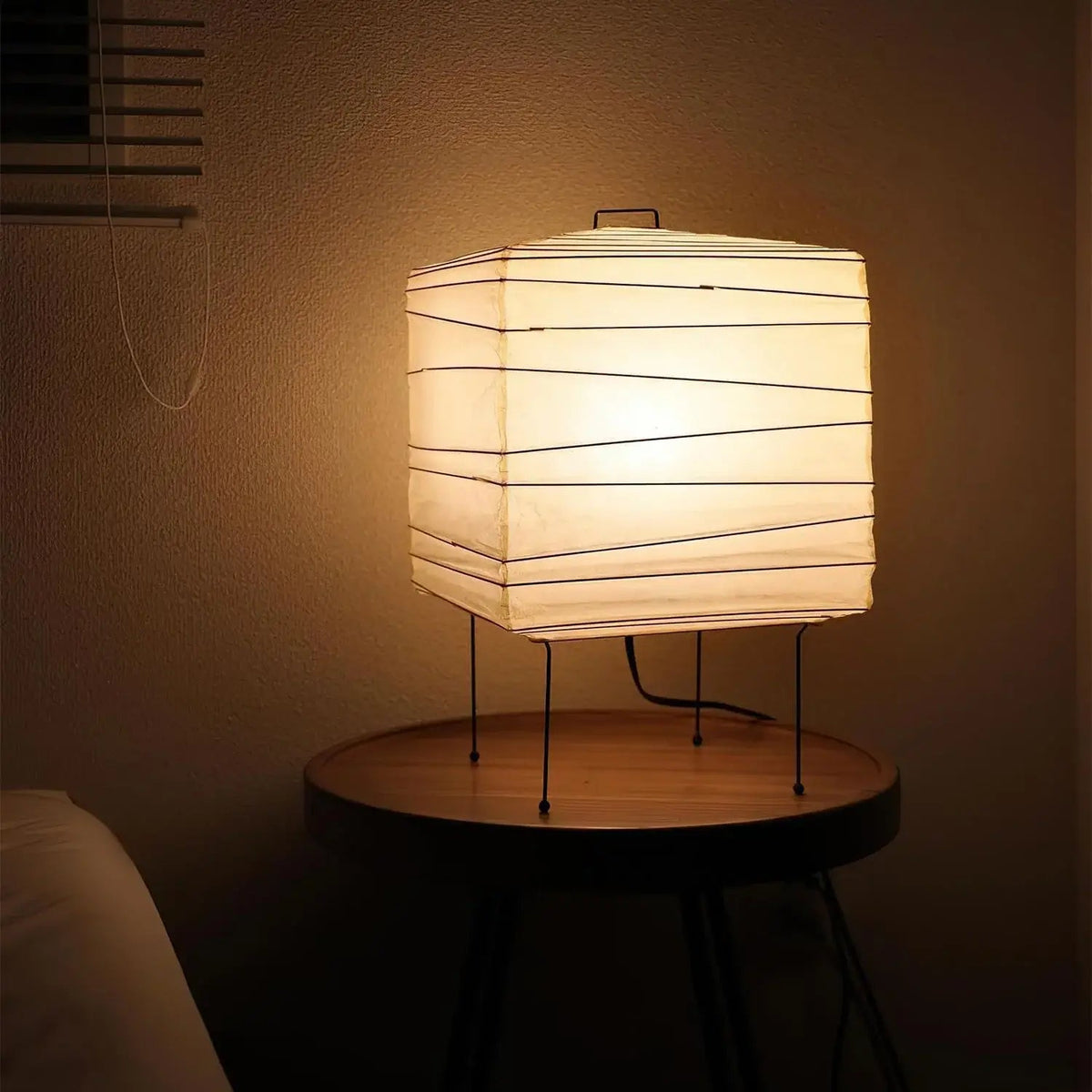 Mith Paper Oriental Table Lamp