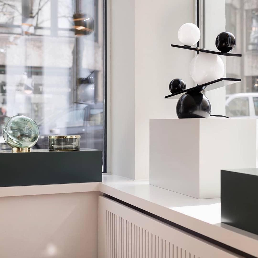 Usilus Table Lamp