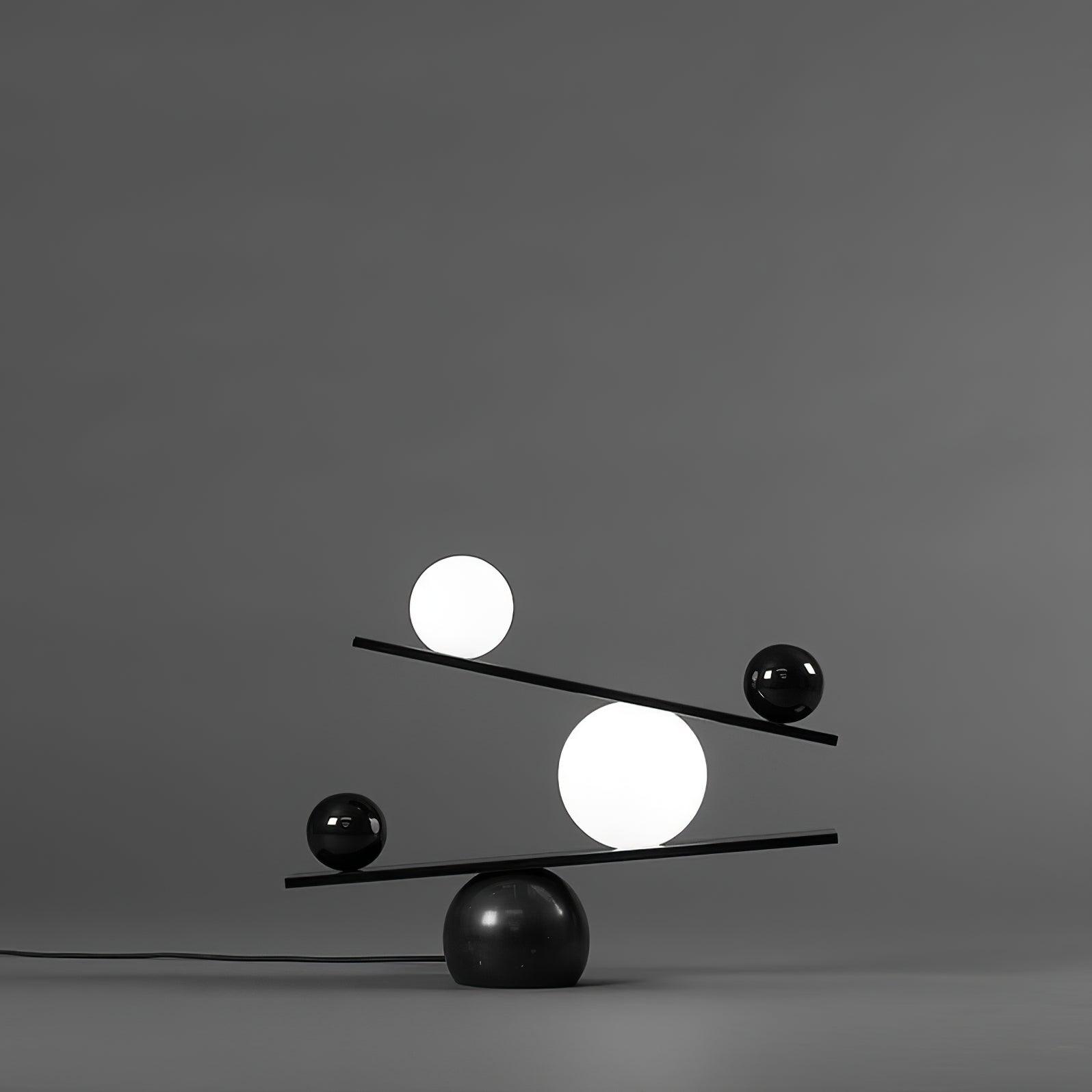 Usilus Table Lamp