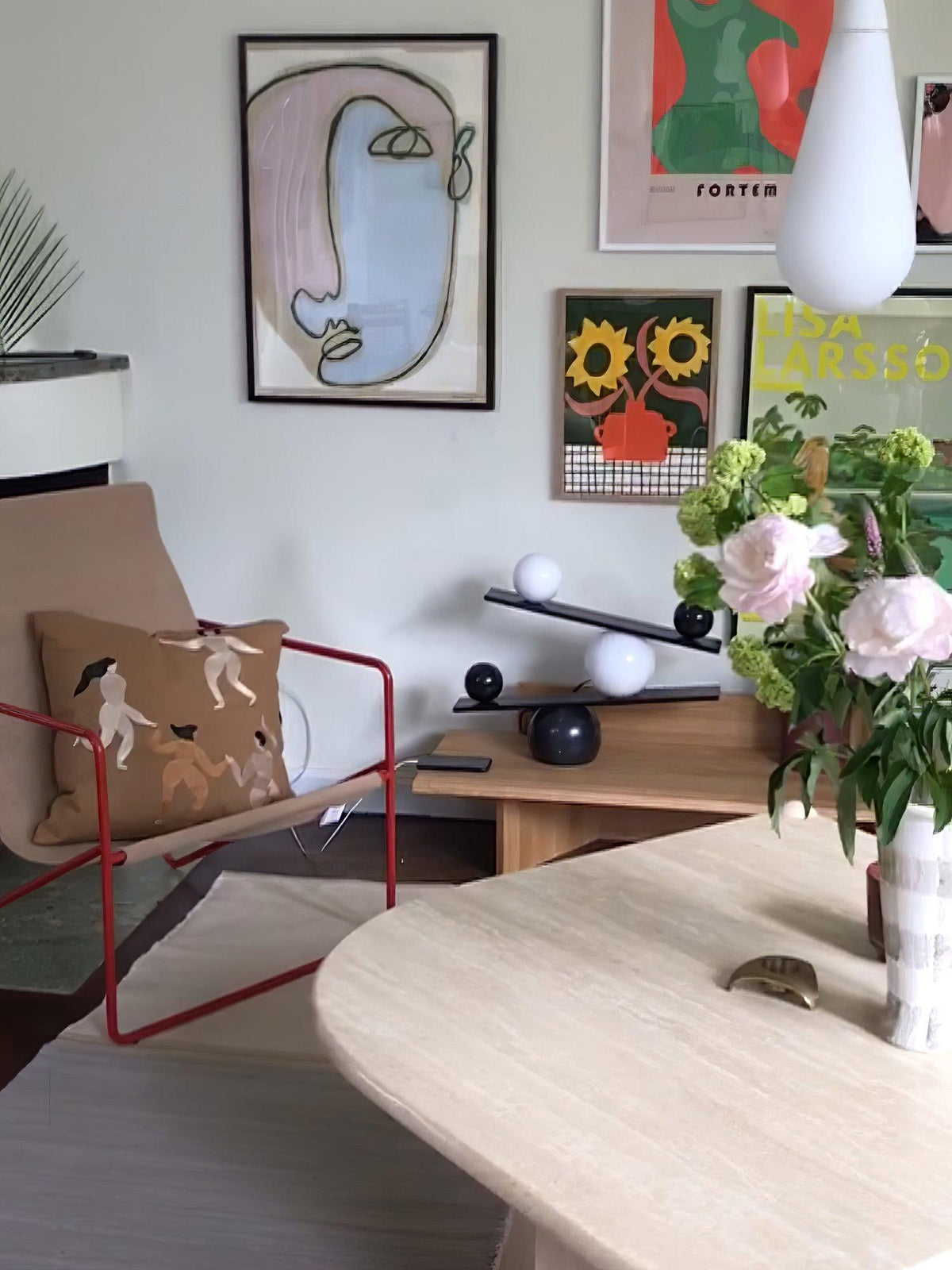 Usilus Table Lamp