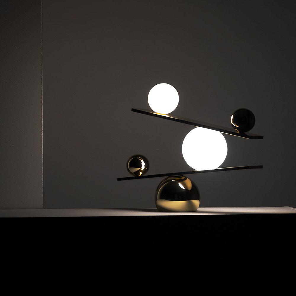 Usilus Table Lamp