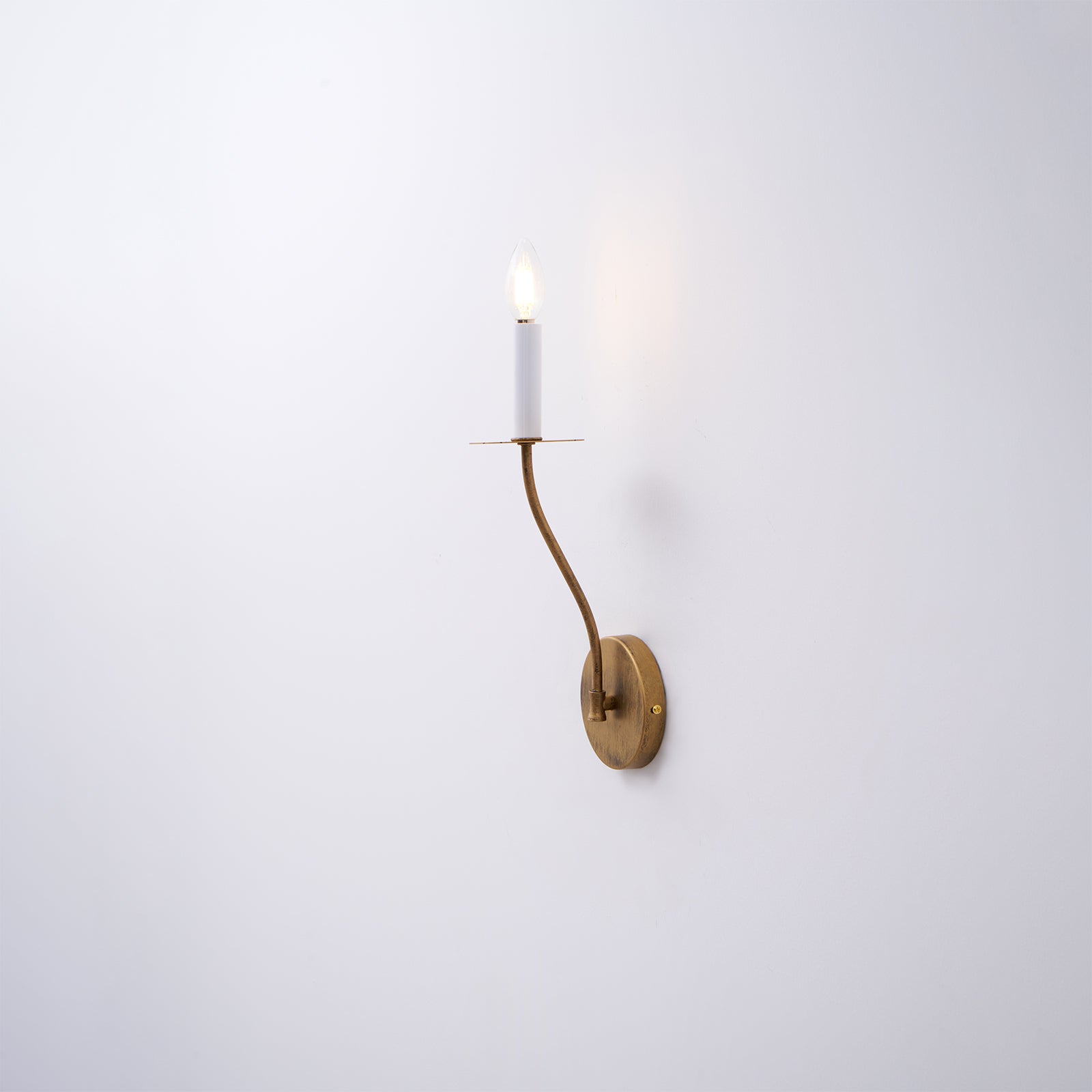 Eris Wall Lamp Brass