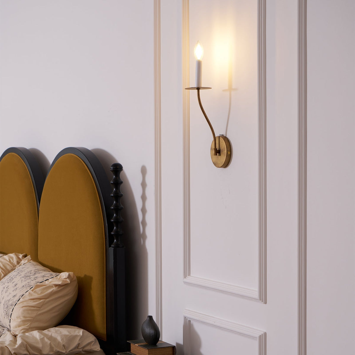 Eris Wall Lamp Brass