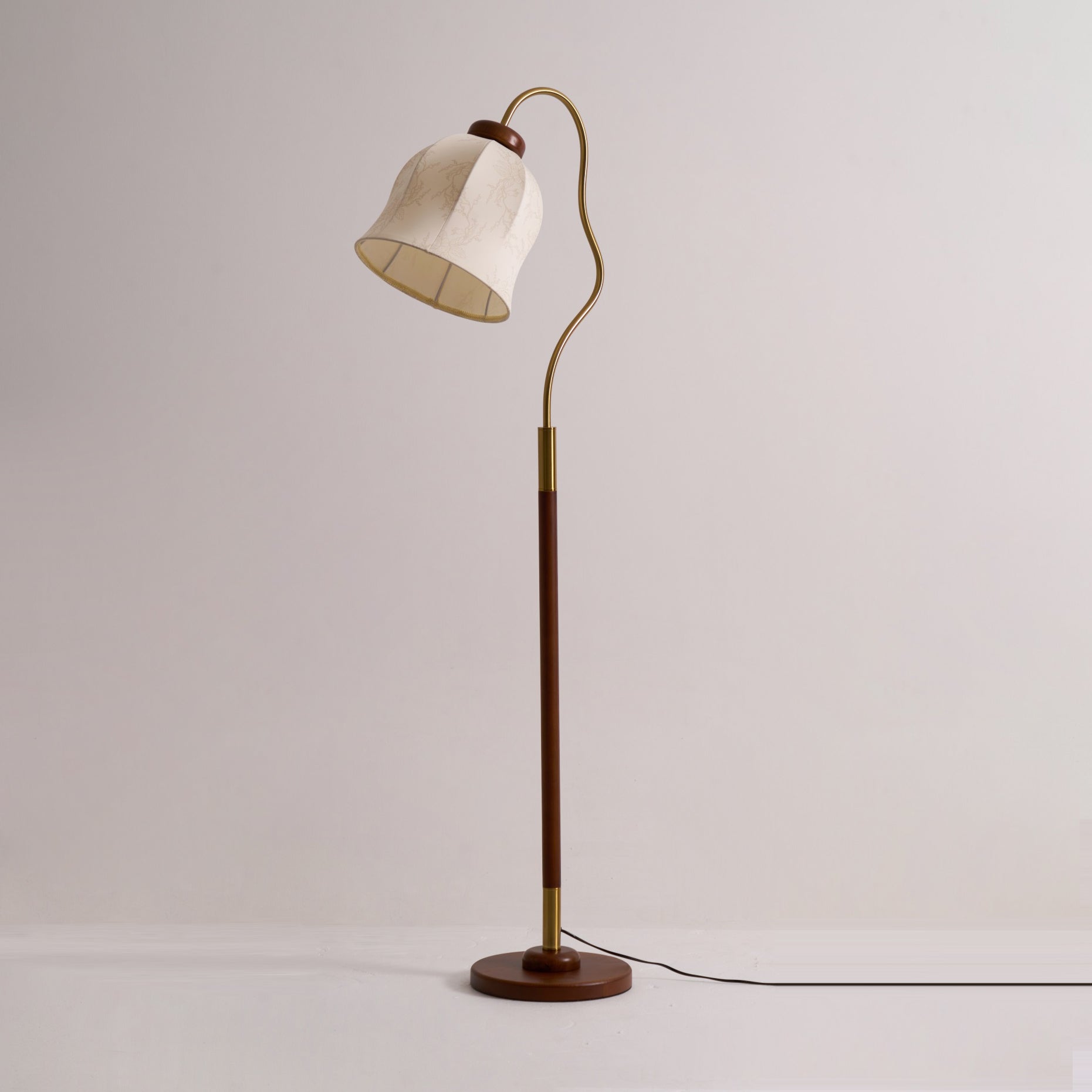 Elveielle Classic Wood Floor Lamp
