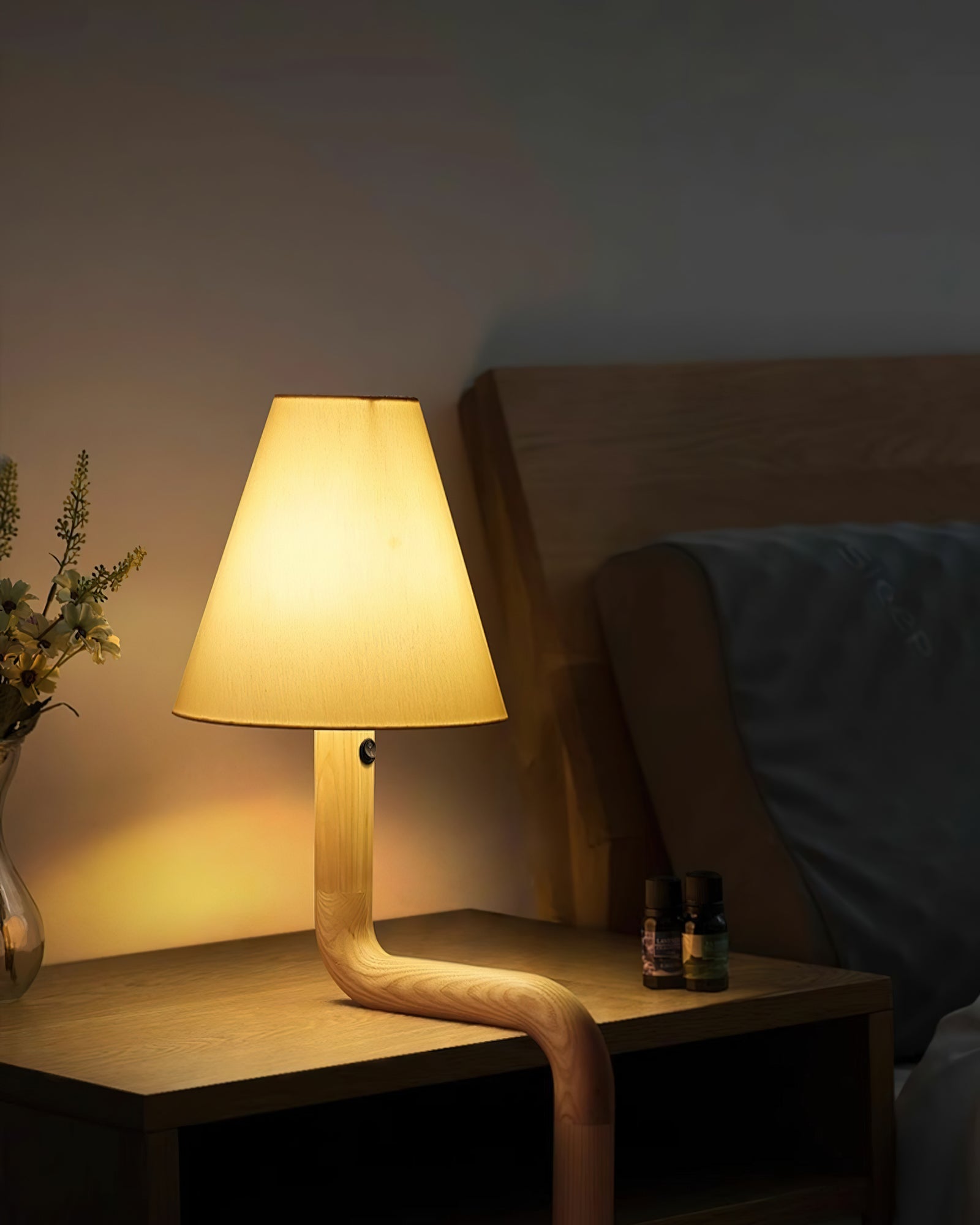 Syleielle Bend Wood Table Lamp