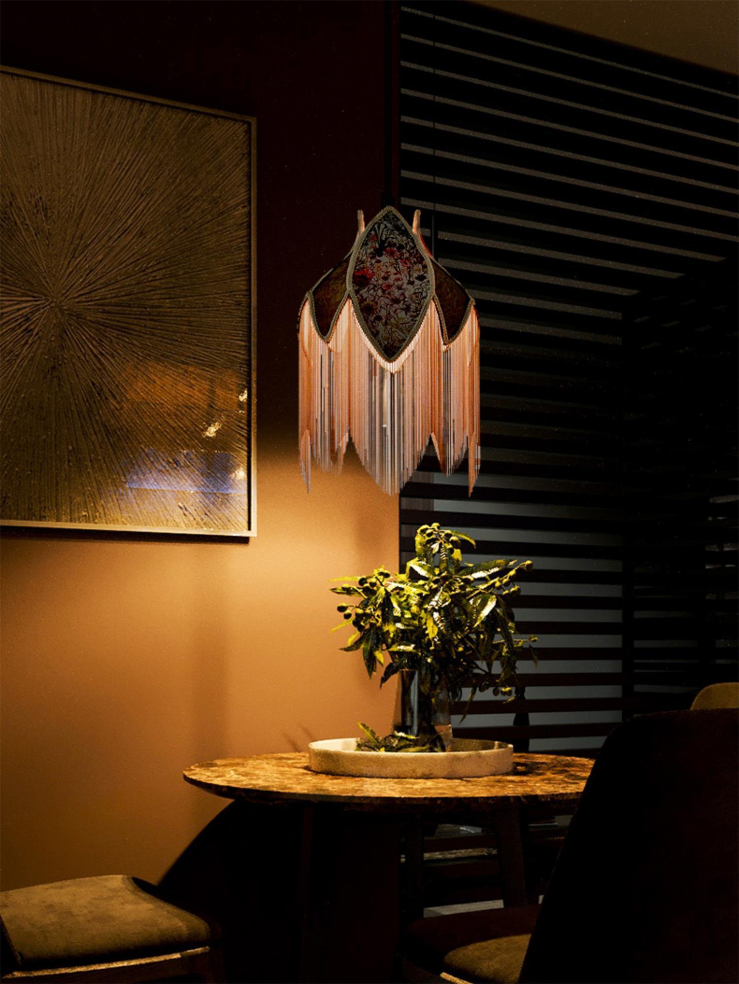Yolvin Unique Fringed Pendant Lamp