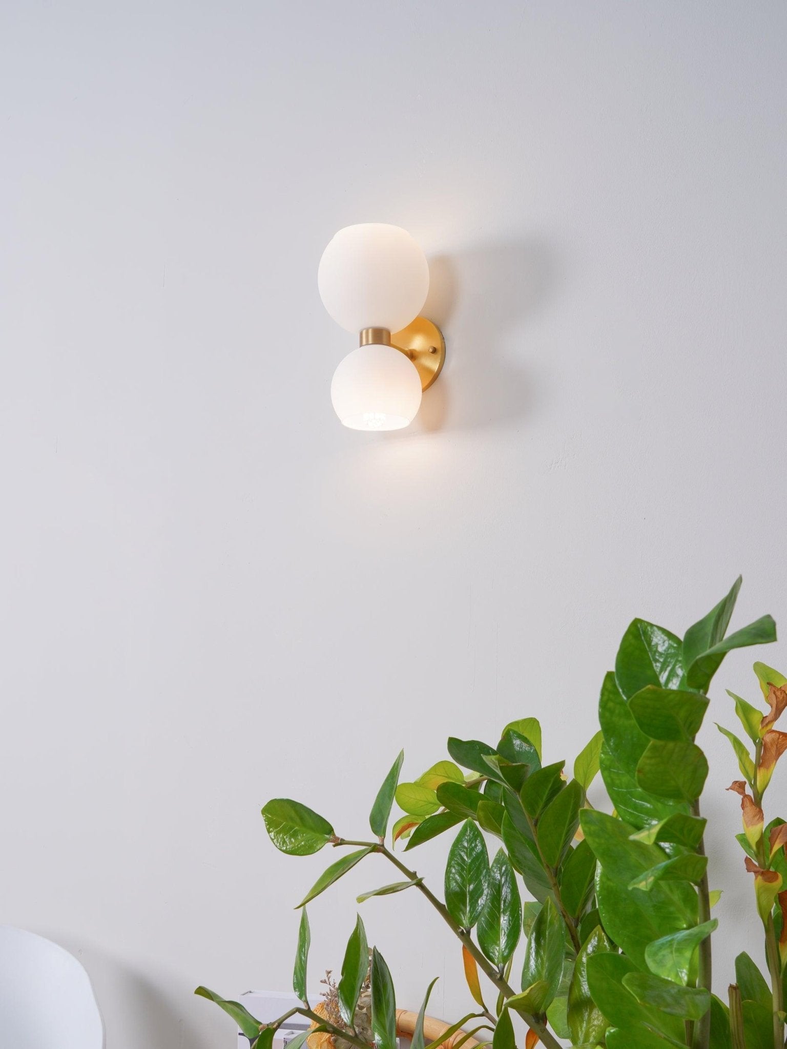 Avynion Modern Nordic Art Glass Wall Lamp