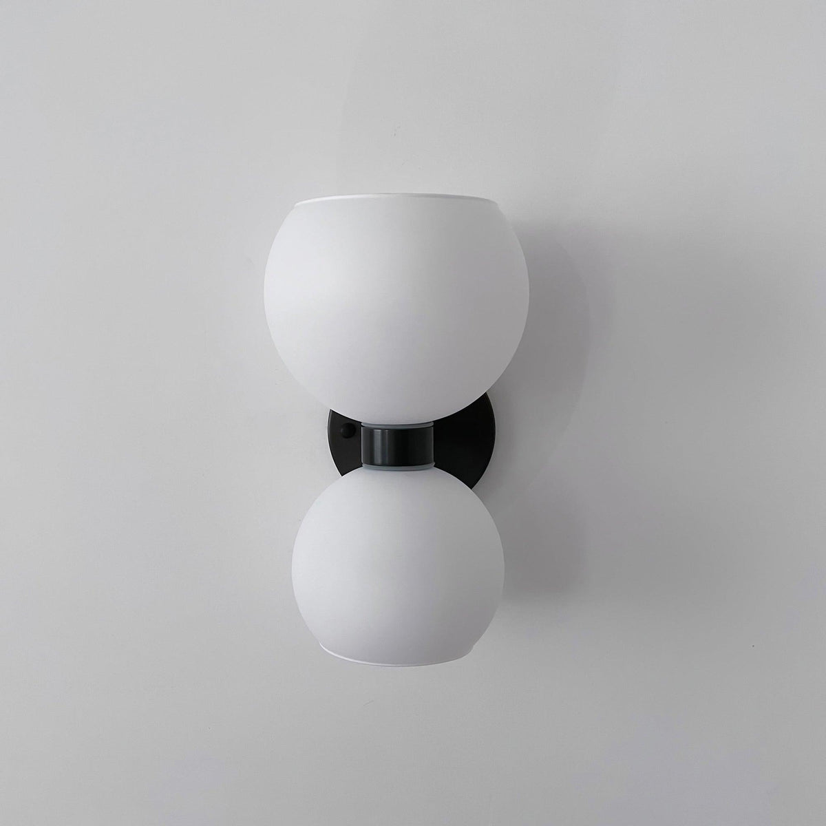 Avynion Modern Nordic Art Glass Wall Lamp