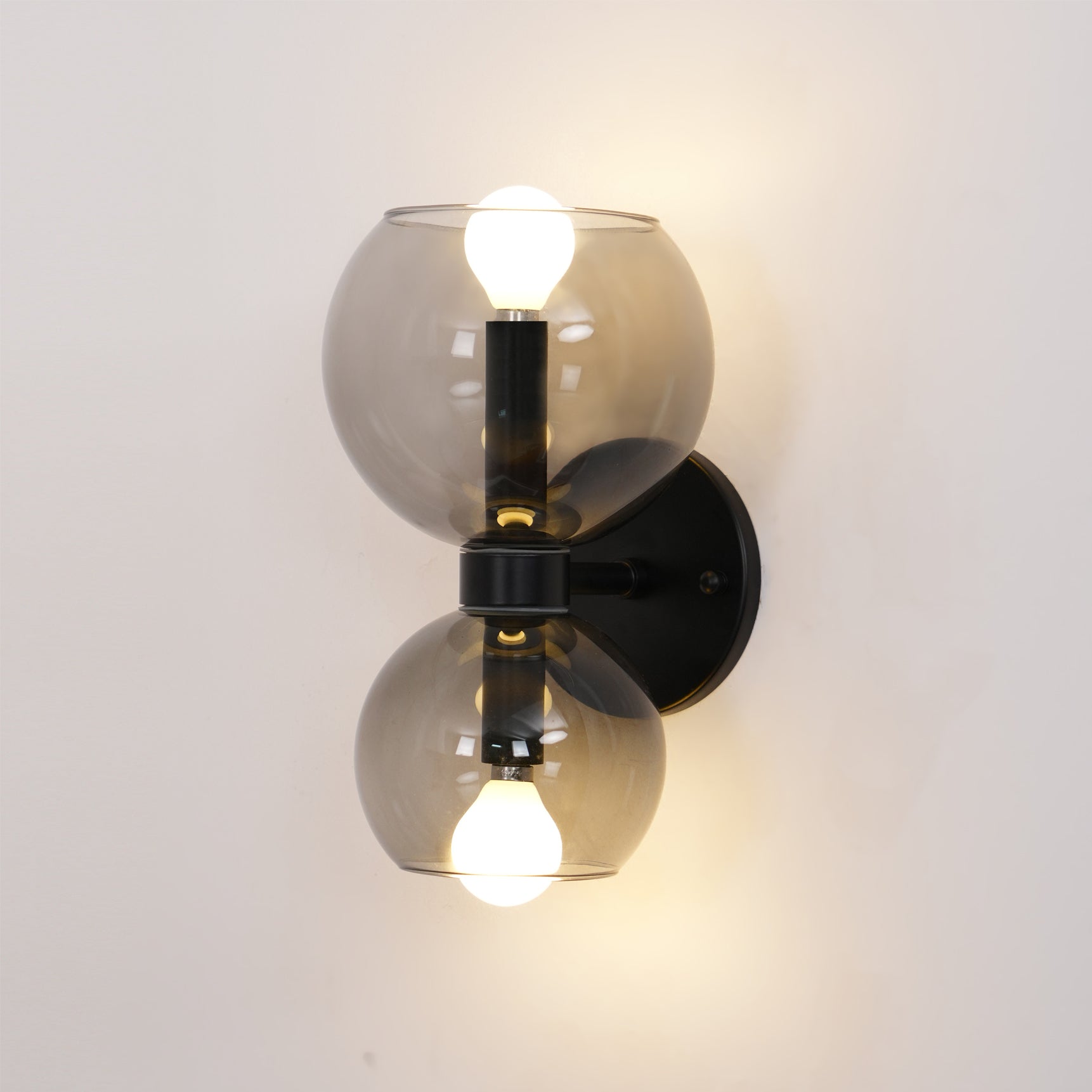 Avynion Modern Nordic Art Glass Wall Lamp