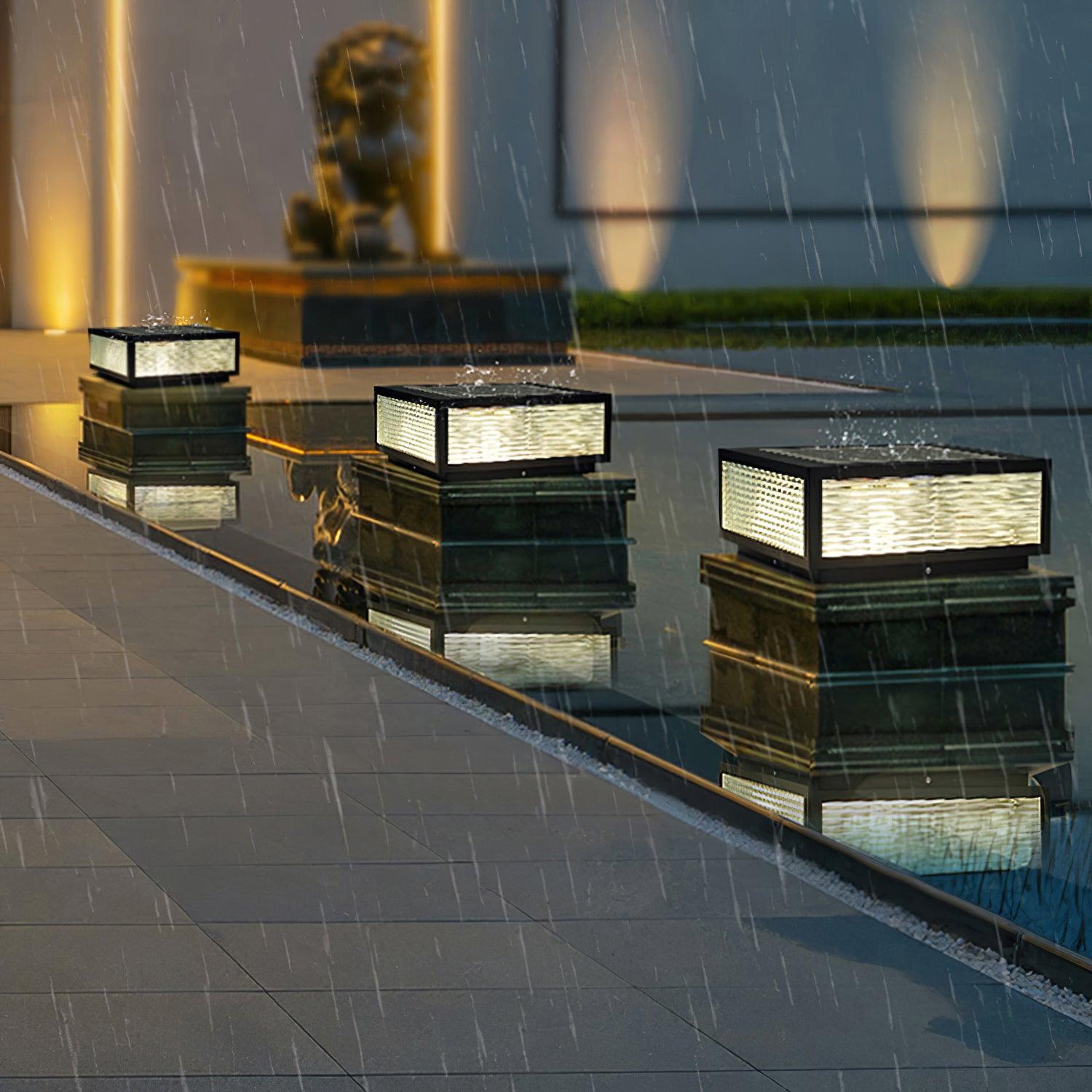 Gage Traditional Natural Glass Outdoor Light