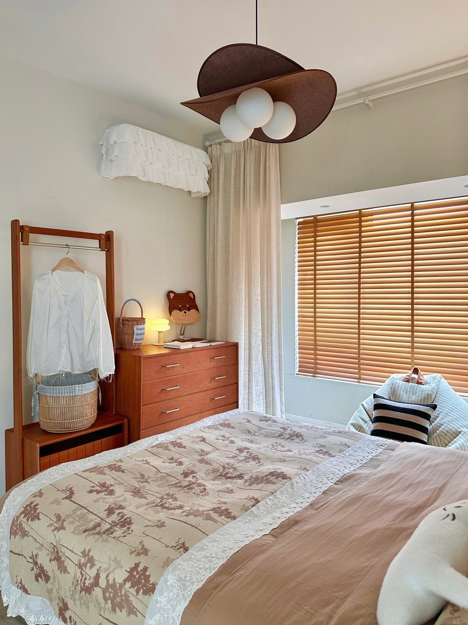 Flintis Petals Chandelier