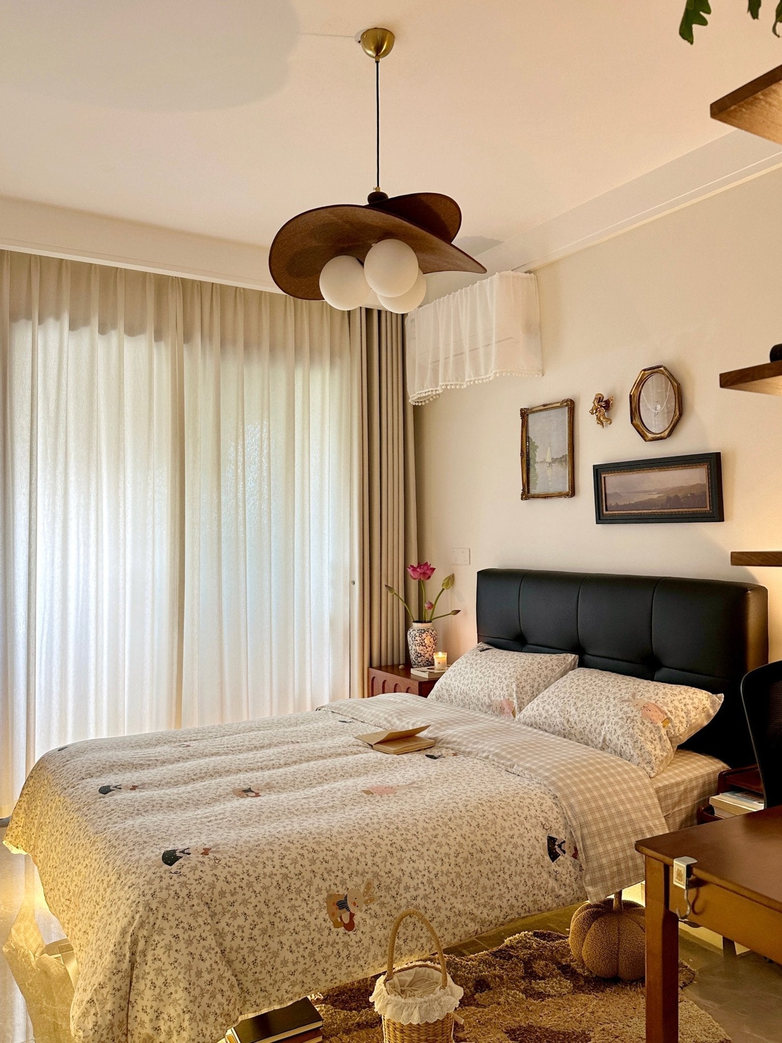 Flintis Petals Chandelier