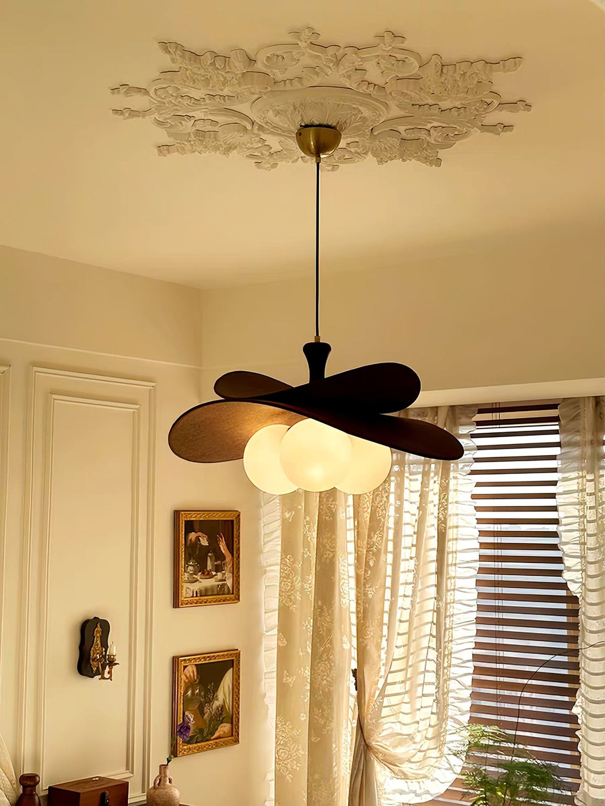 Flintis Petals Chandelier