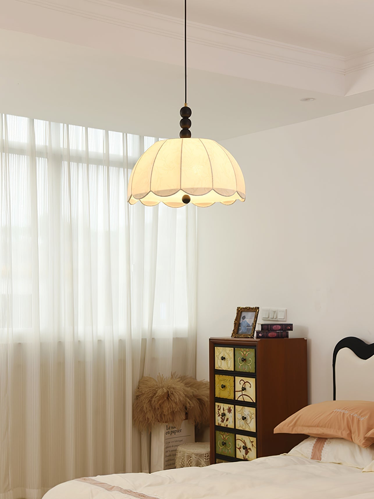 Syphaen Traditional Blossom Fabric Wood Pendant Light