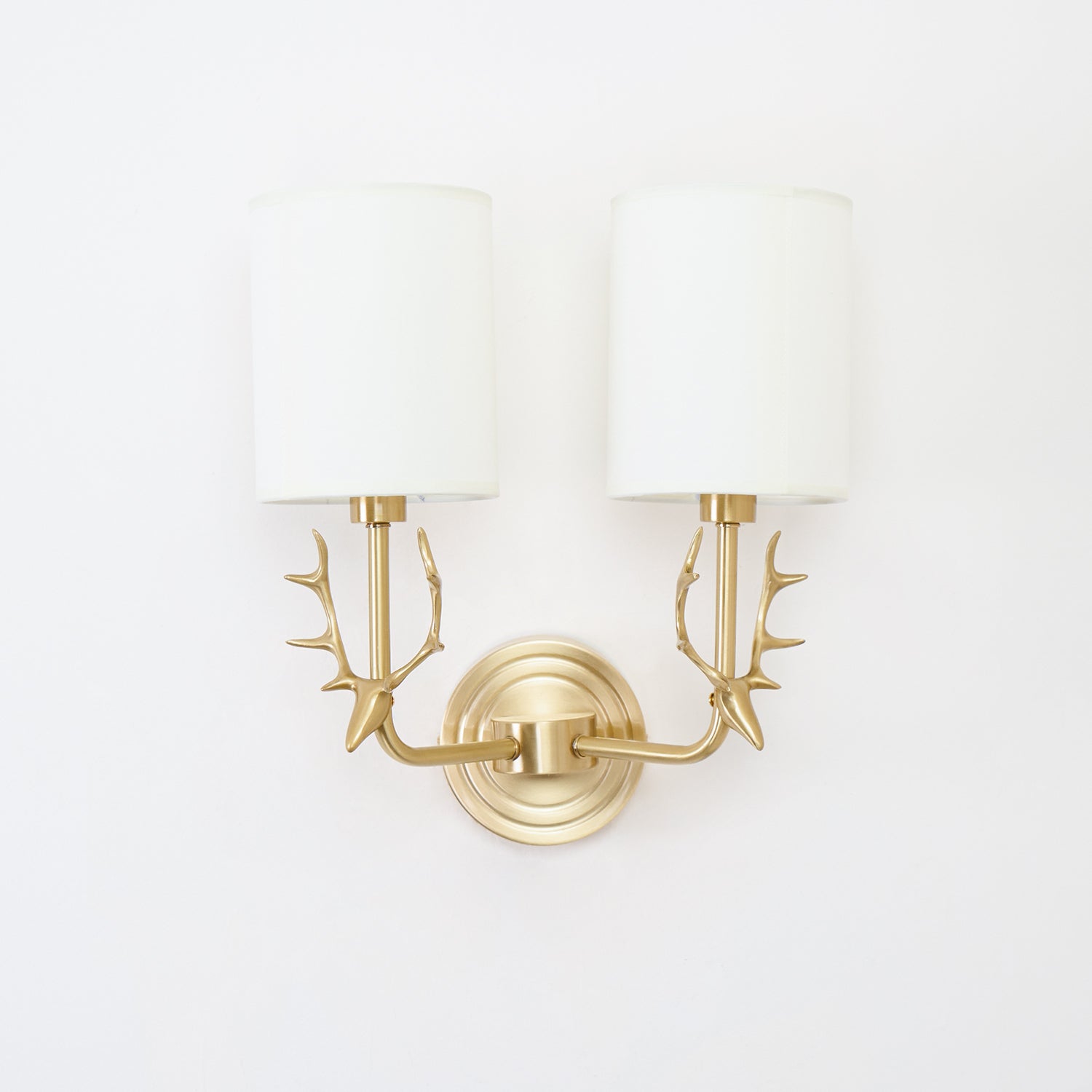 Noble Elegance Deer Head Brass Wall Light - Neutral Decor