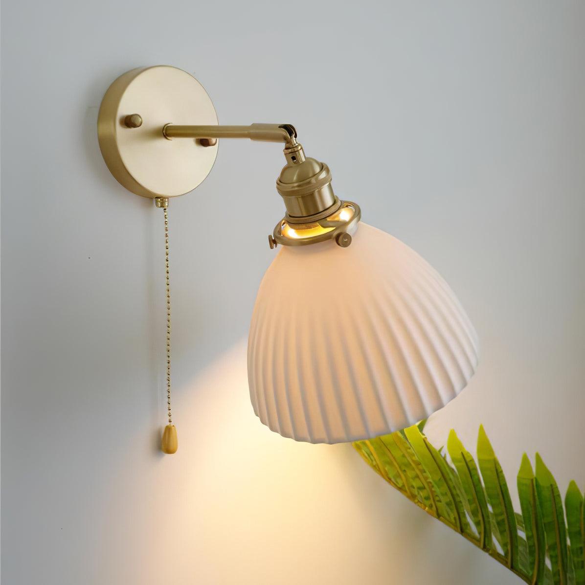 Oriiraria Wall Lamp Pleated Ceramic Brass