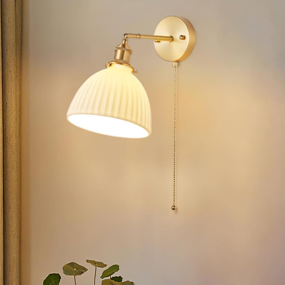 Oriiraria Wall Lamp Pleated Ceramic Brass