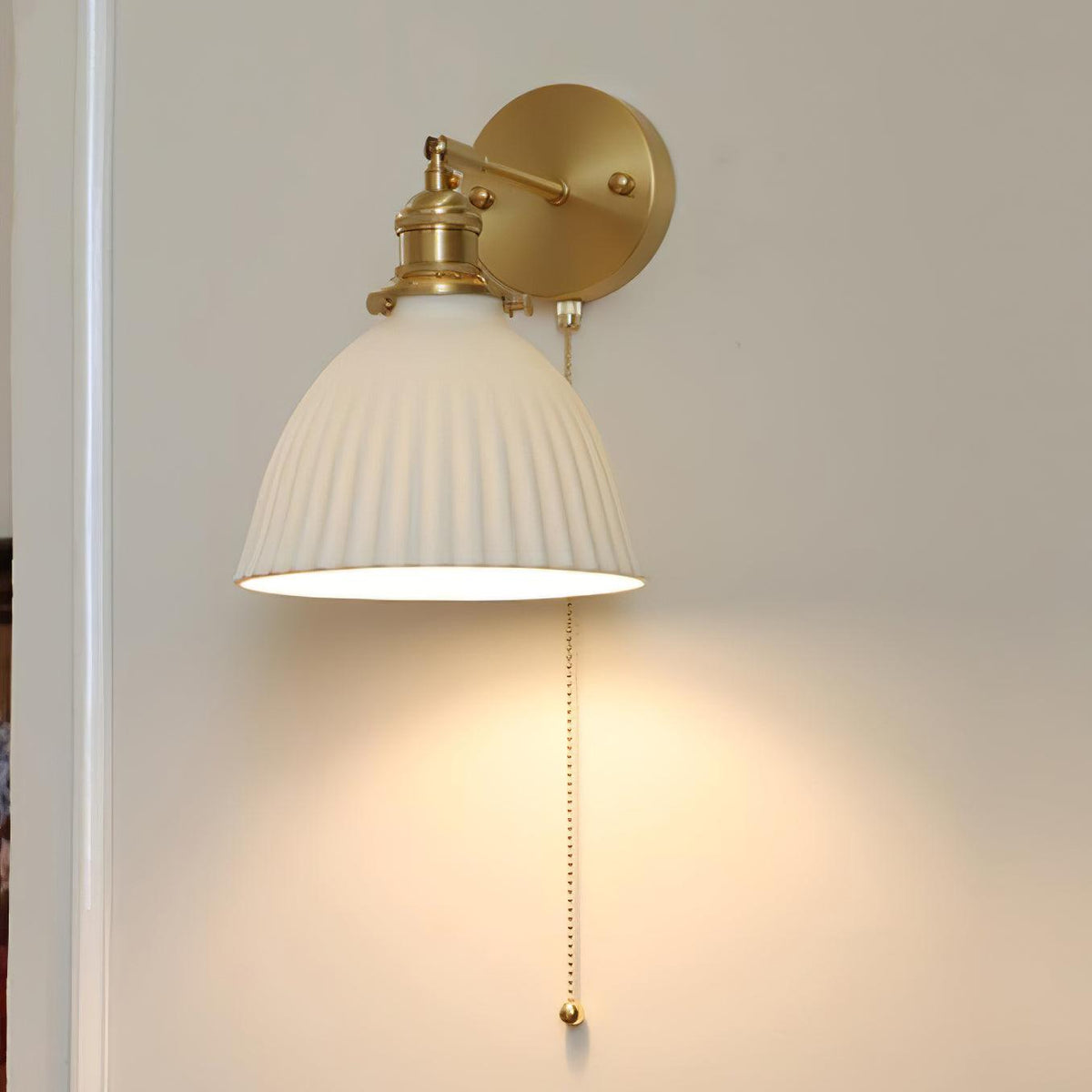 Oriiraria Wall Lamp Pleated Ceramic Brass