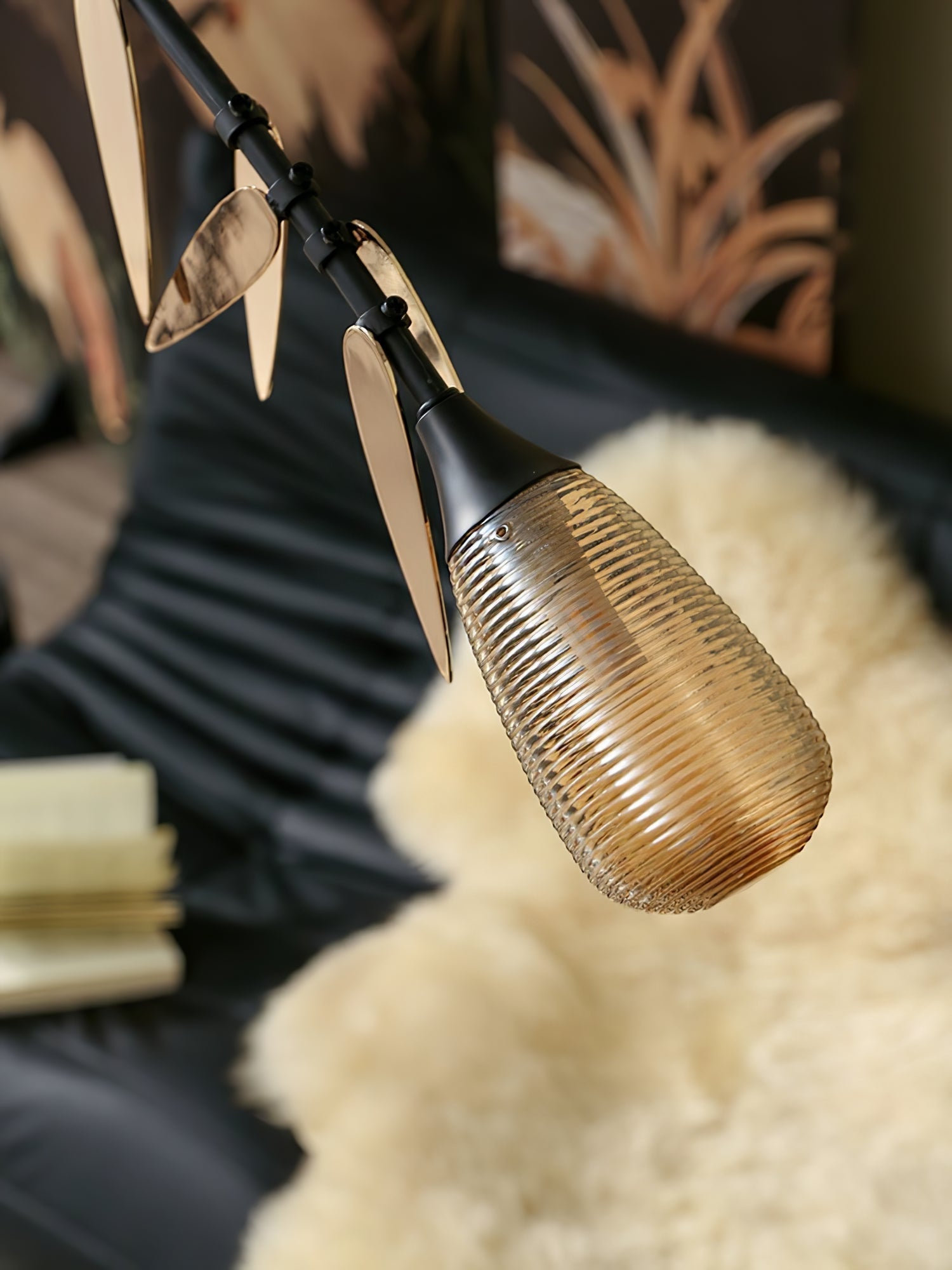 FloraCurv Glass Artisan Pendant Light
