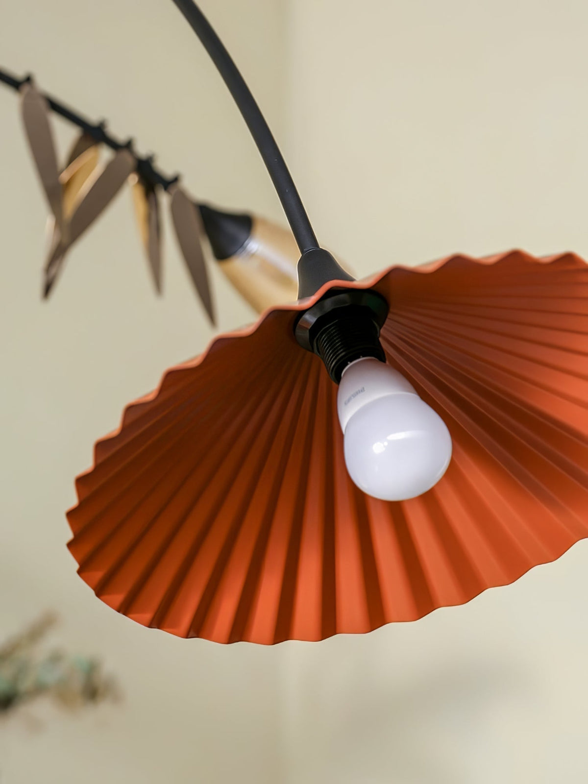 FloraCurv Glass Artisan Pendant Light