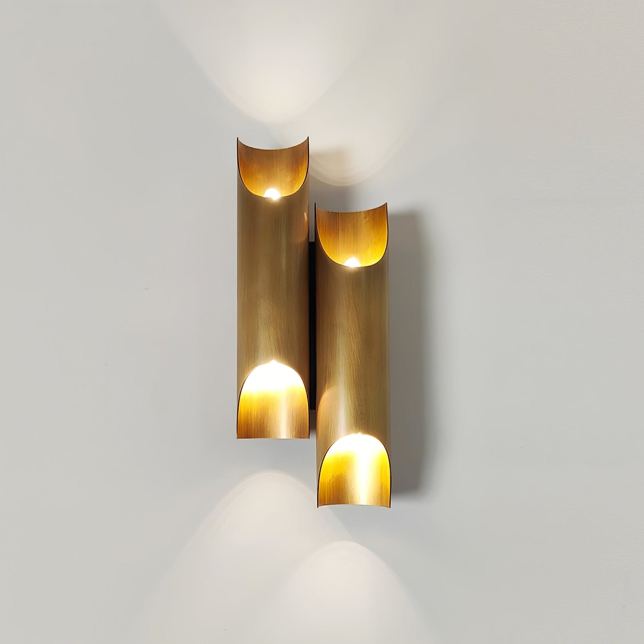 Zodoran Traditional Brass Wall Lamp