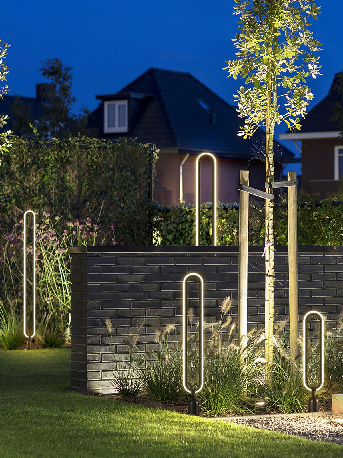 Ovalor Black Garden Outdoor Light