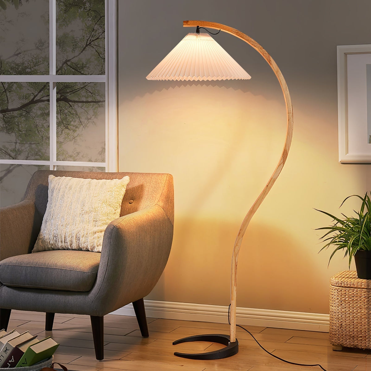 Viaro Wood Floor Lamp