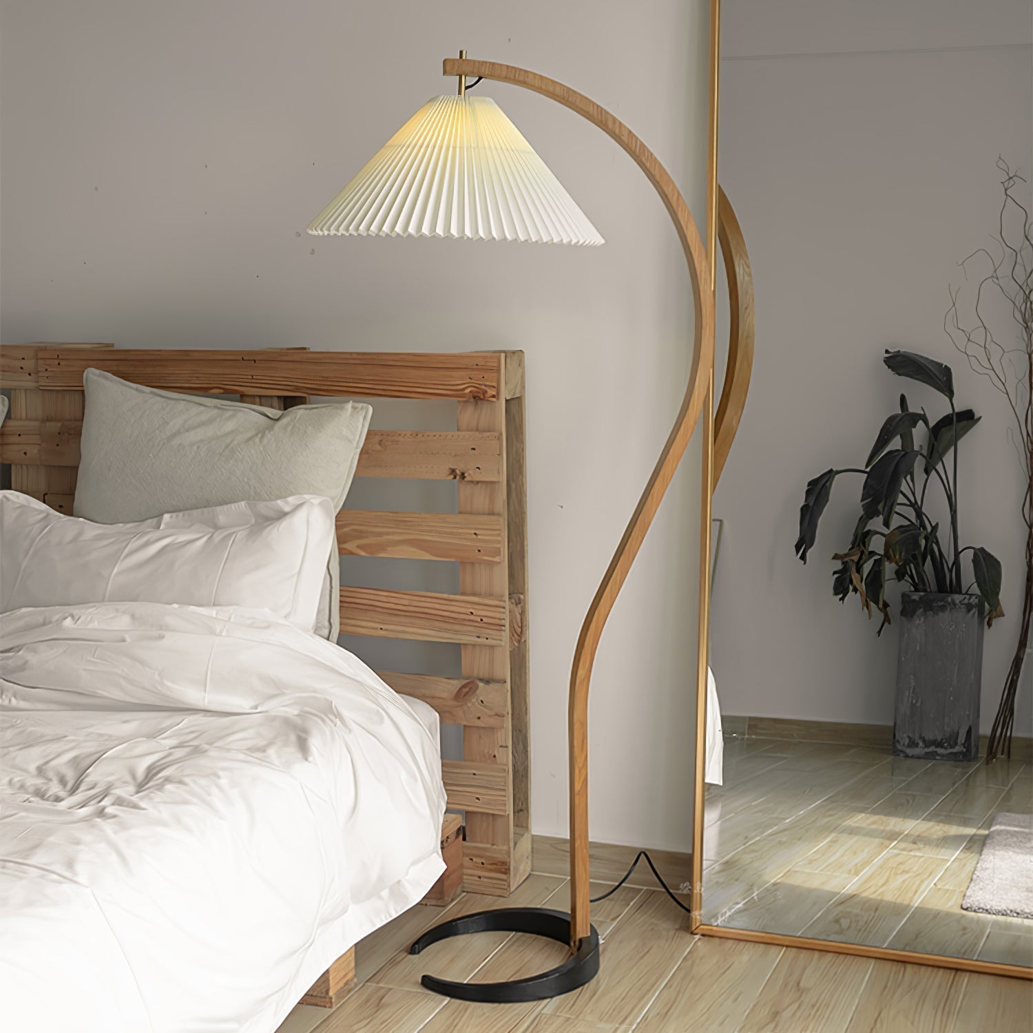 Viaro Wood Floor Lamp