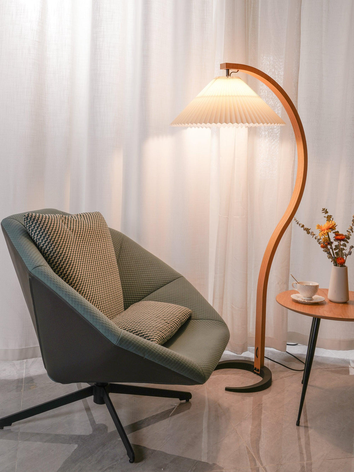 Viaro Wood Floor Lamp
